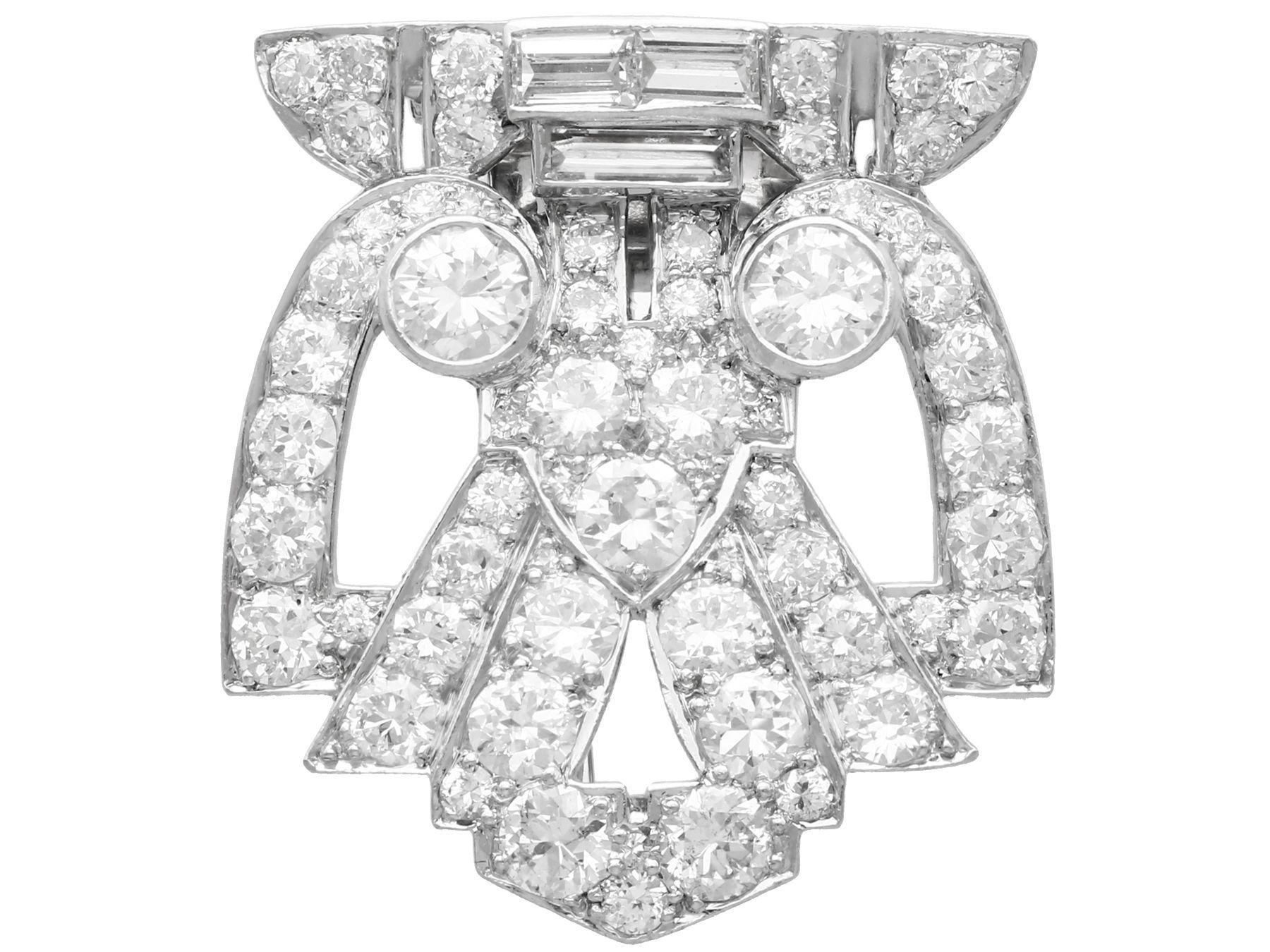 Art Deco 7.27 Carat Diamond and Platinum White Gold Double Clip Brooch  In Excellent Condition In Jesmond, Newcastle Upon Tyne