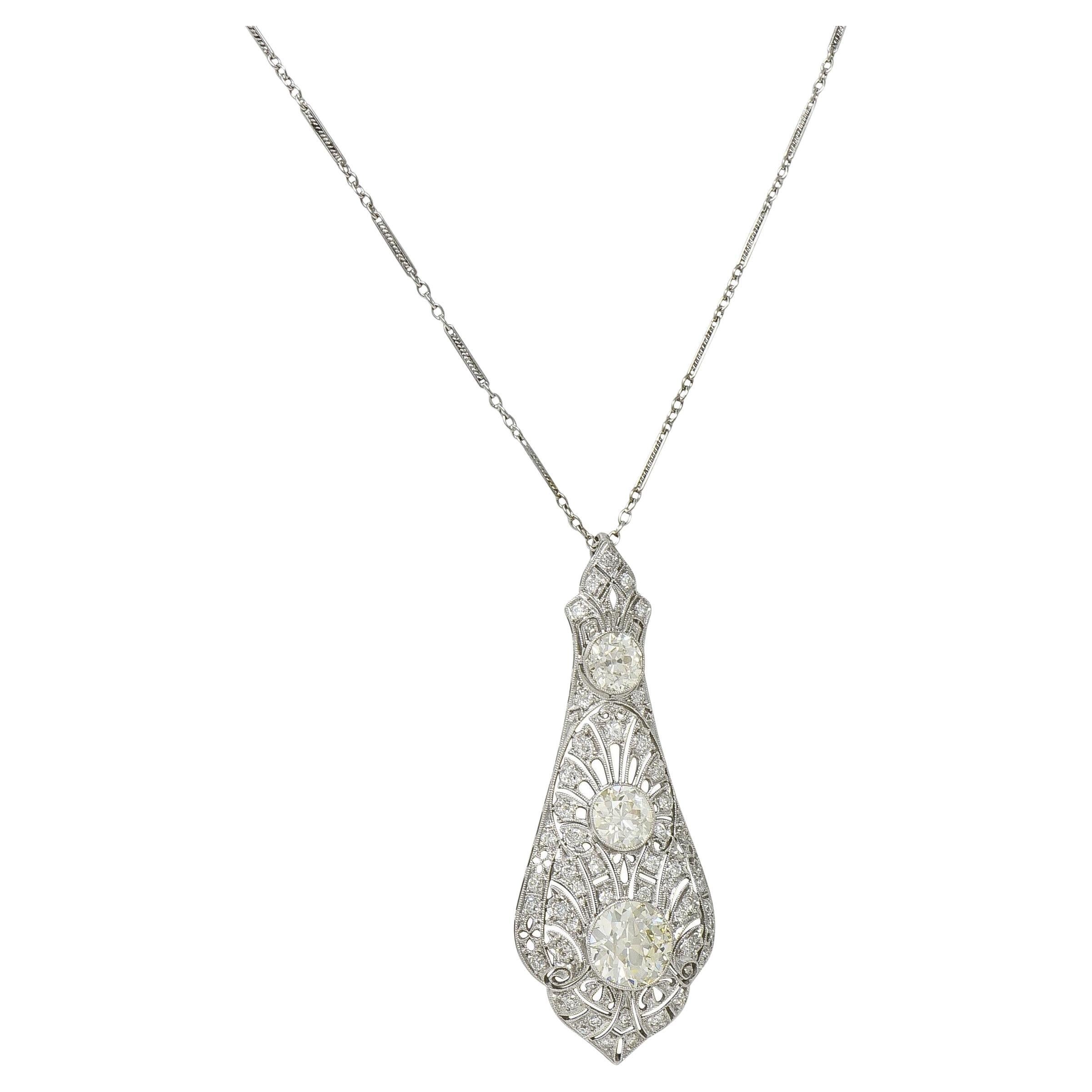 Collier pendentif éventail antique en platine avec diamant 7,40 CTW