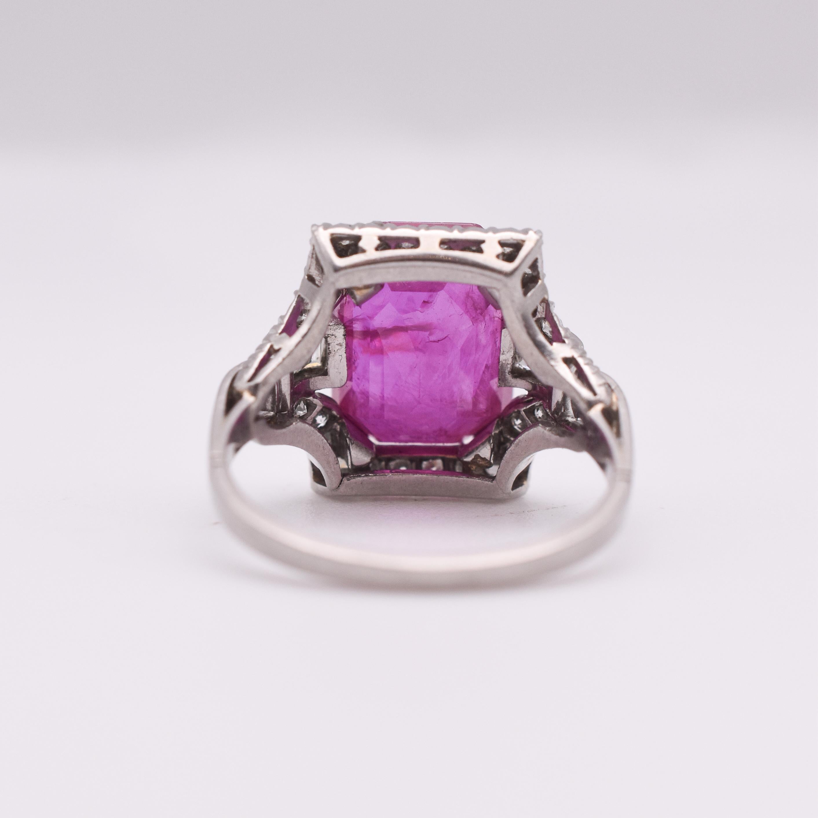 Art Deco 7.60ct Burma No Heat Ruby and Diamond Ring mounted on Platinum For Sale 1