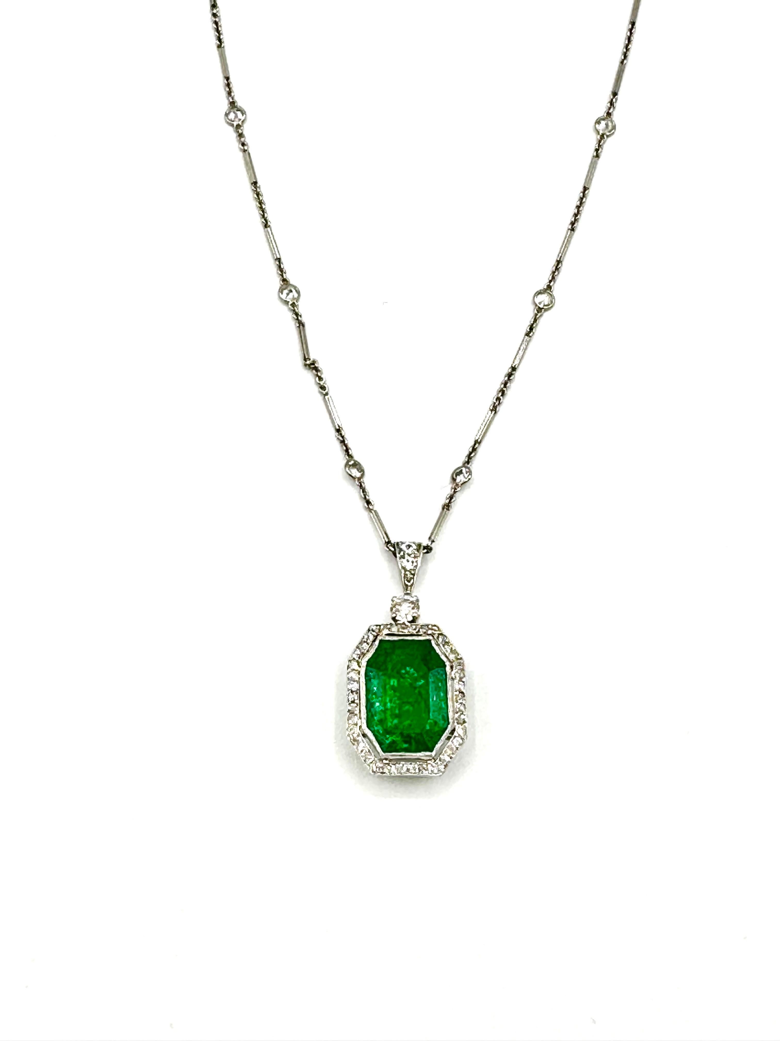 Octagon Cut Art Deco 7.75 Carat Natural Colombian Emerald and Diamond Pendant Necklace For Sale