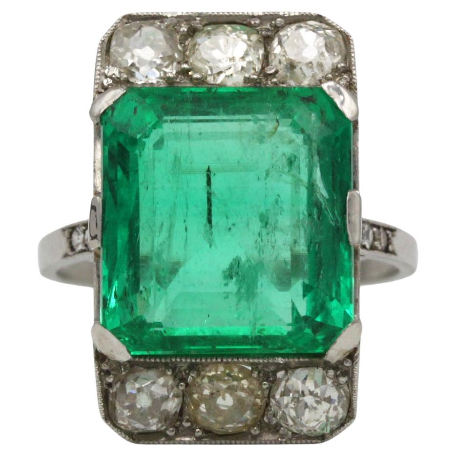 Art Deco 7,99 Karat Smaragd und Diamant Ring in 18K Gold und Platin