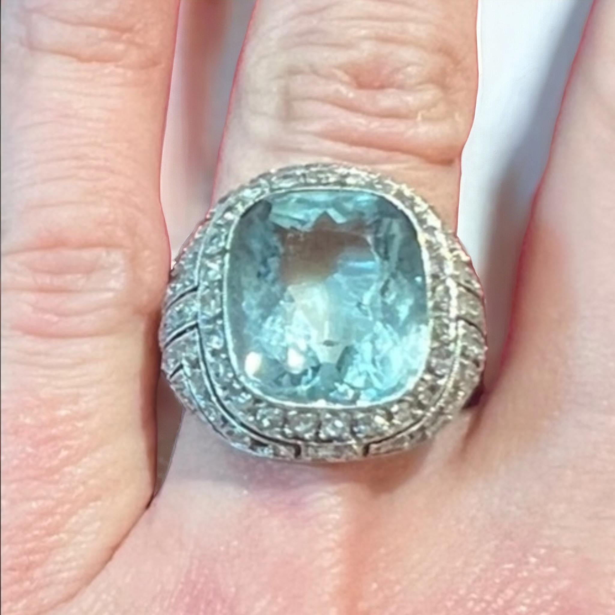 Art-Déco-Ring aus Platin mit 8 Karat Aquamarin und Diamant 3