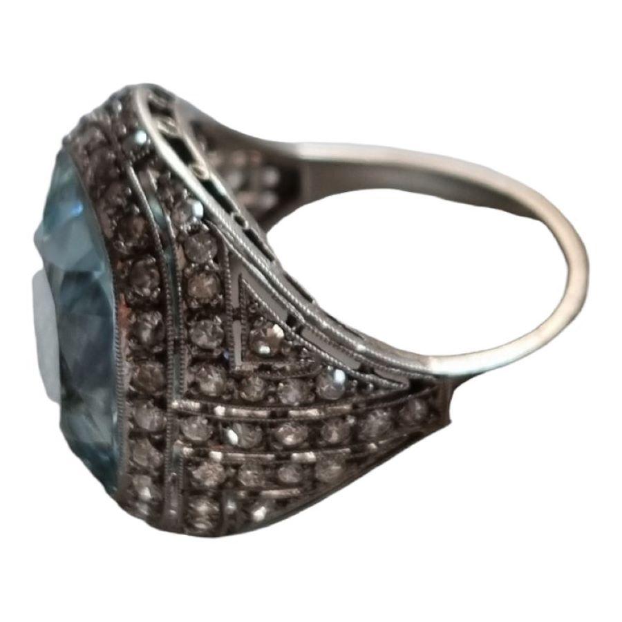 Art-Déco-Ring aus Platin mit 8 Karat Aquamarin und Diamant 6