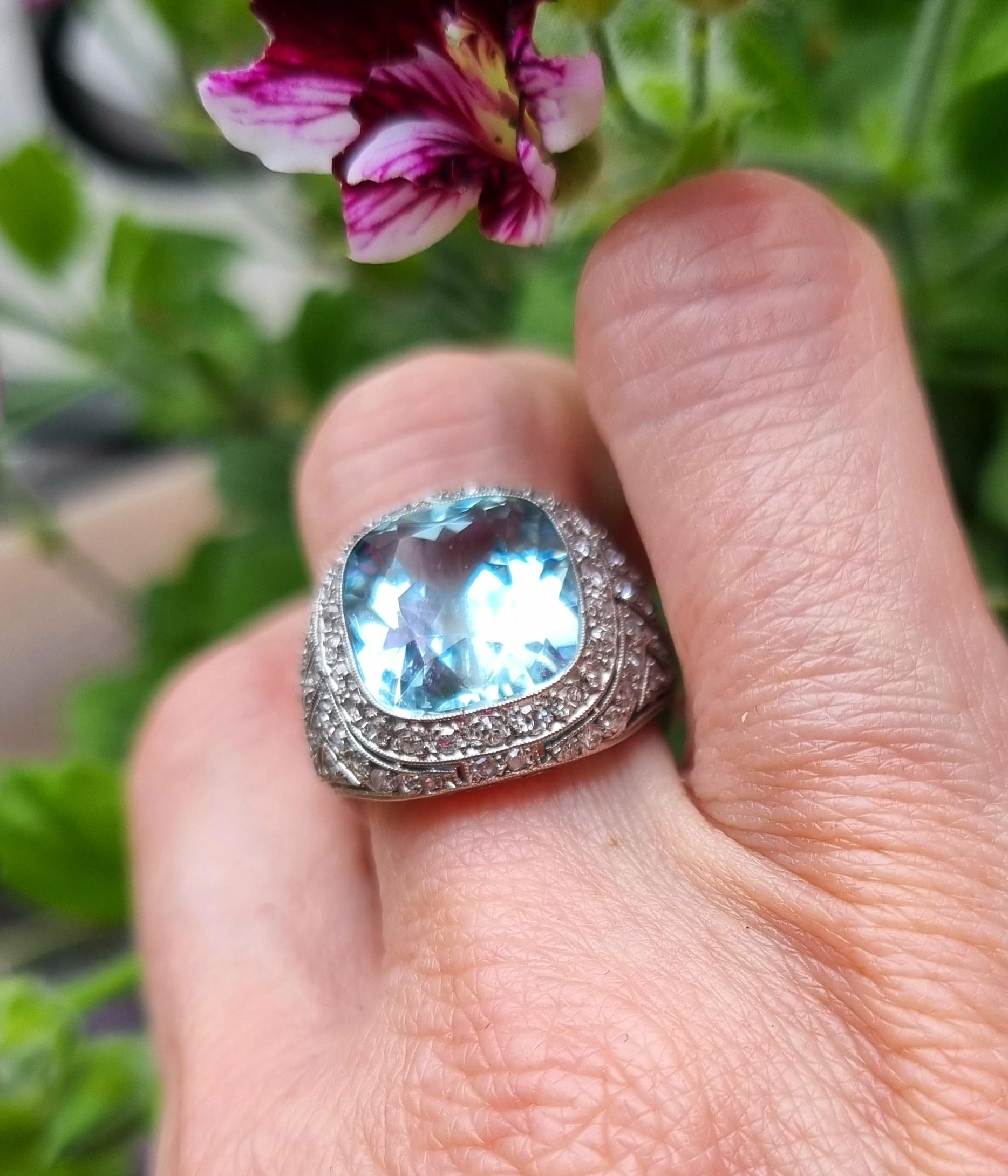 Art-Déco-Ring aus Platin mit 8 Karat Aquamarin und Diamant 1
