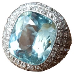 Art-Déco-Ring aus Platin mit 8 Karat Aquamarin und Diamant