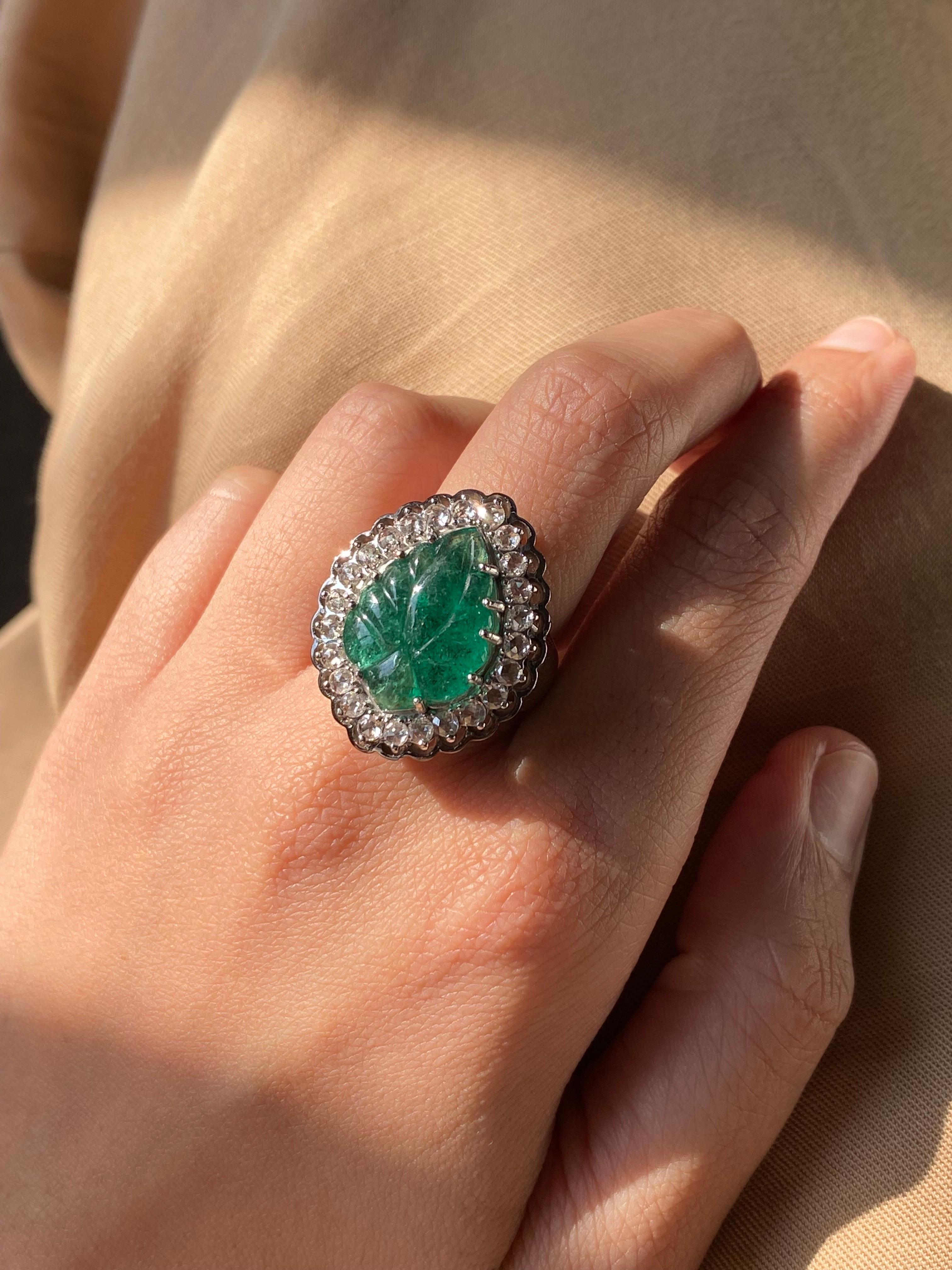 Art Deco Art-Deco 8 Carat Carved Emerald and Diamond Cocktail Engagement Ring For Sale