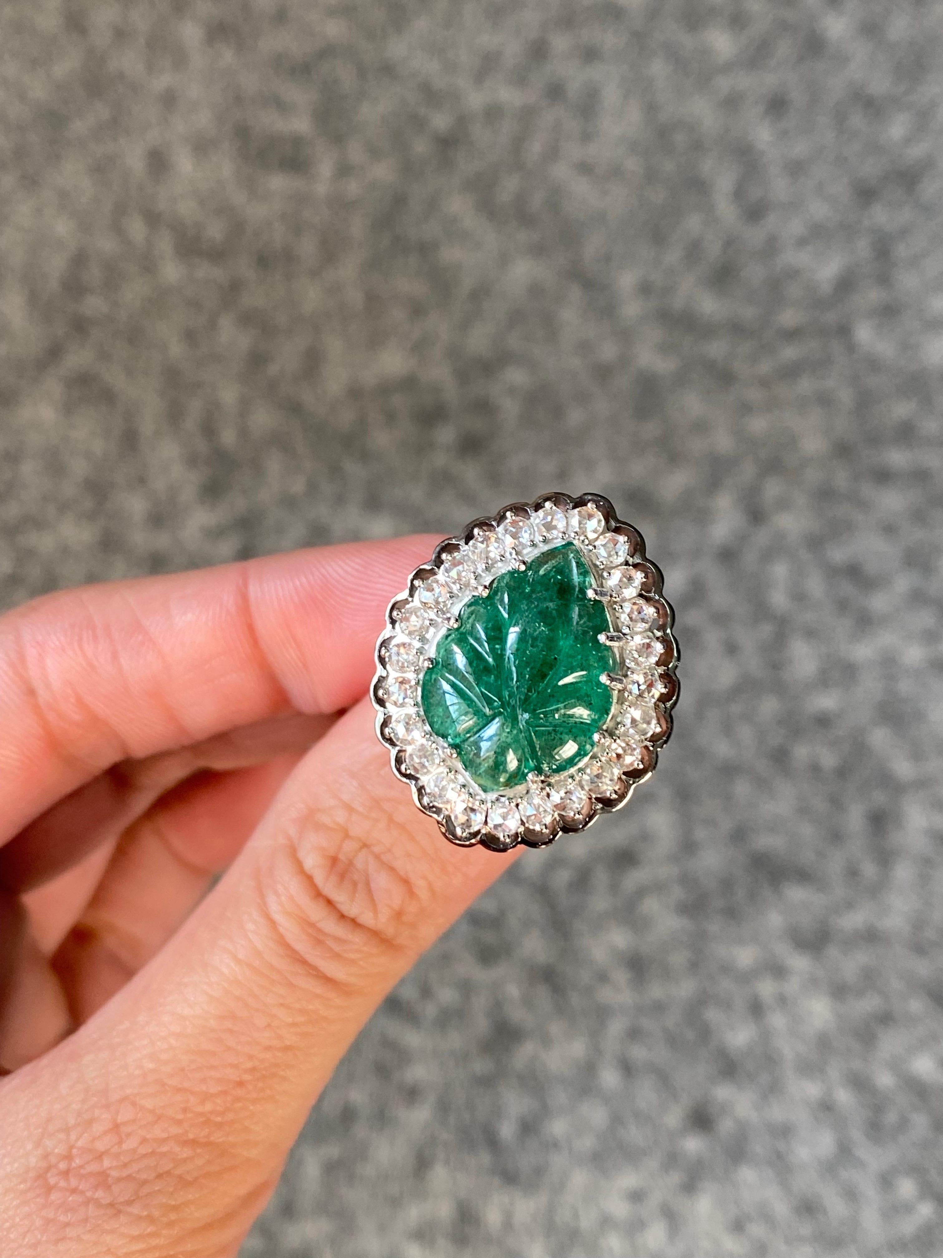 Women's or Men's Art-Deco 8 Carat Carved Emerald and Diamond Cocktail Engagement Ring For Sale