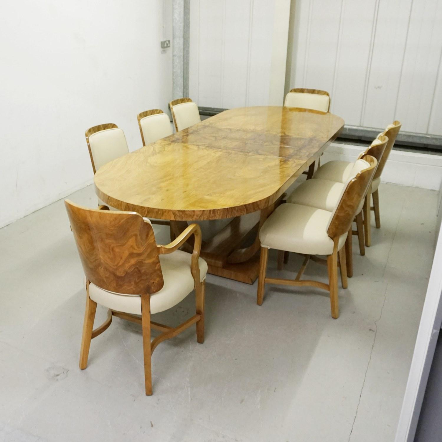 Art Deco 8-Seat Extendable Dining Suite Attributed to Heal's of London In Good Condition In Forest Row, East Sussex