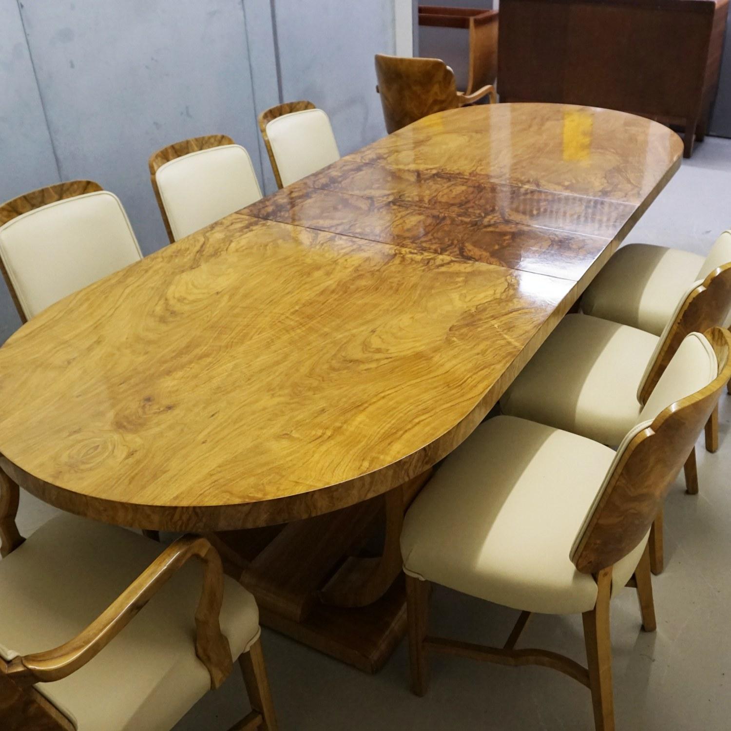 Mid-20th Century Art Deco 8-Seat Extendable Dining Suite Attributed to Heal's of London