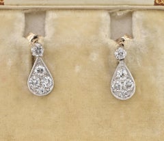 Orecchini in platino Art Deco con diamante da 0,80 carati a forma di goccia