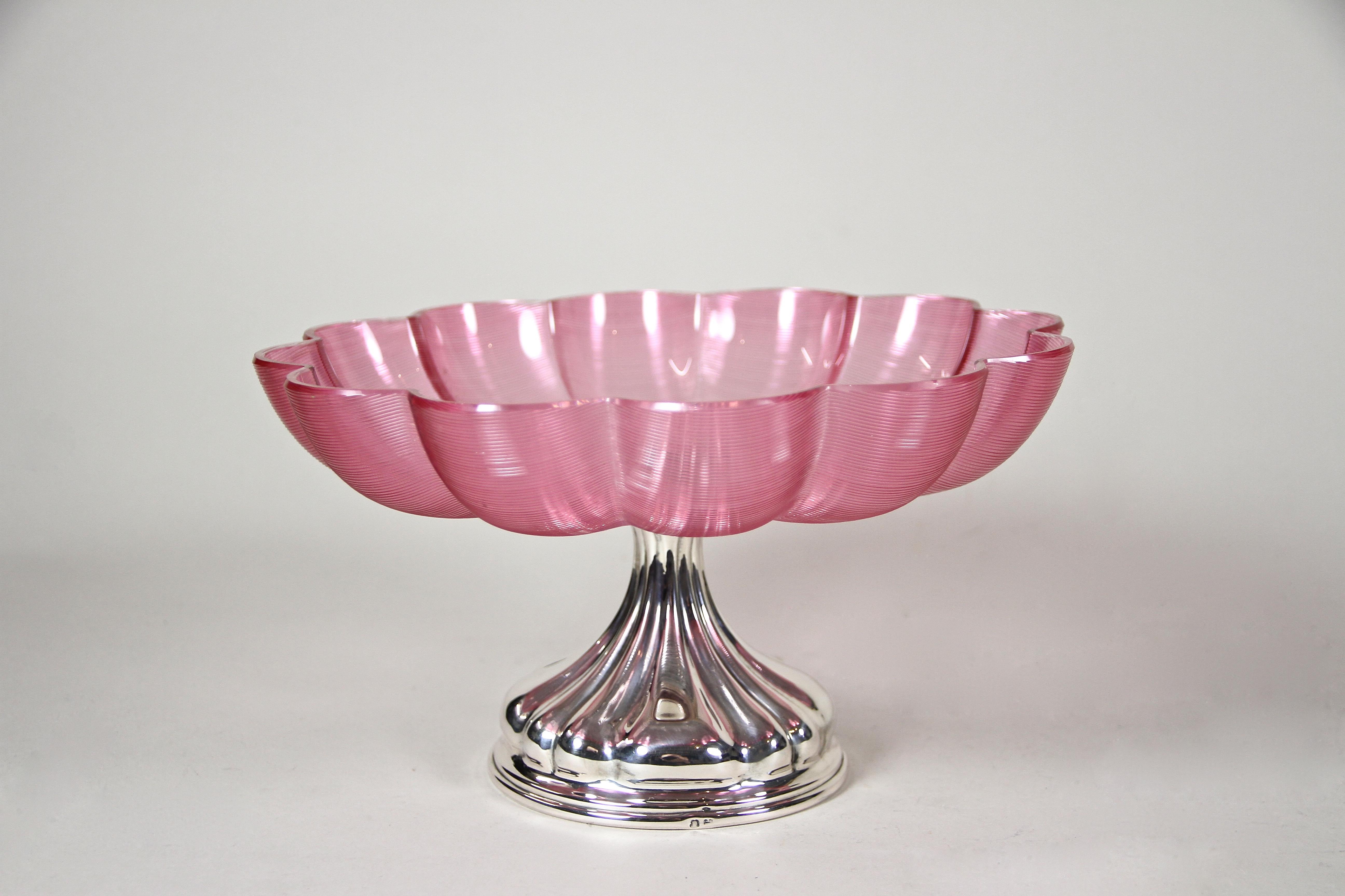 Art Deco 800 Silver Centerpiece with Pink Glass Bowl, Austria circa 1920 In Good Condition In Lichtenberg, AT