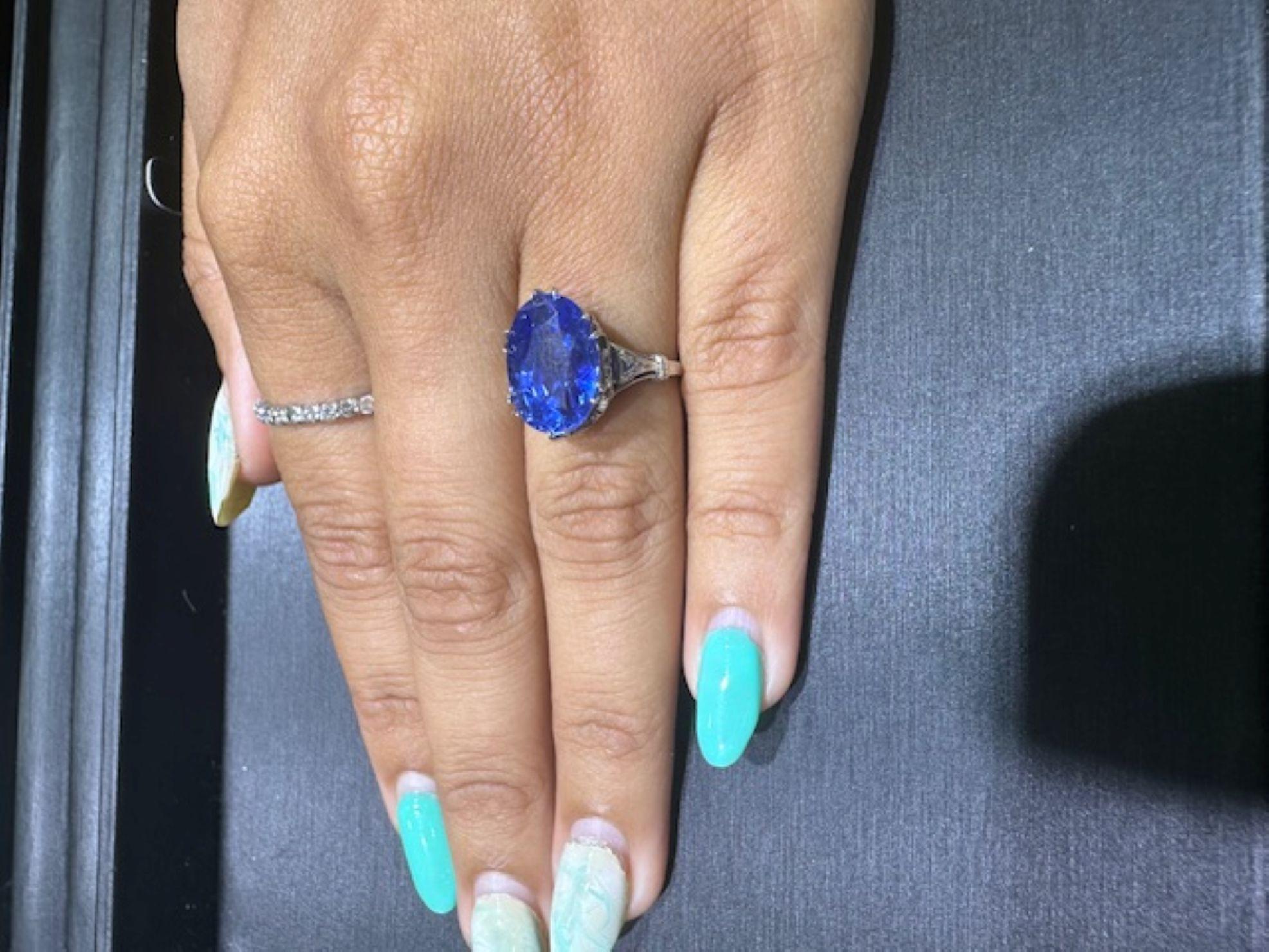 Femenino o masculino Art Decó Anillo de diamantes zafiro sin calor de Birmania de 8,19 quilates en venta