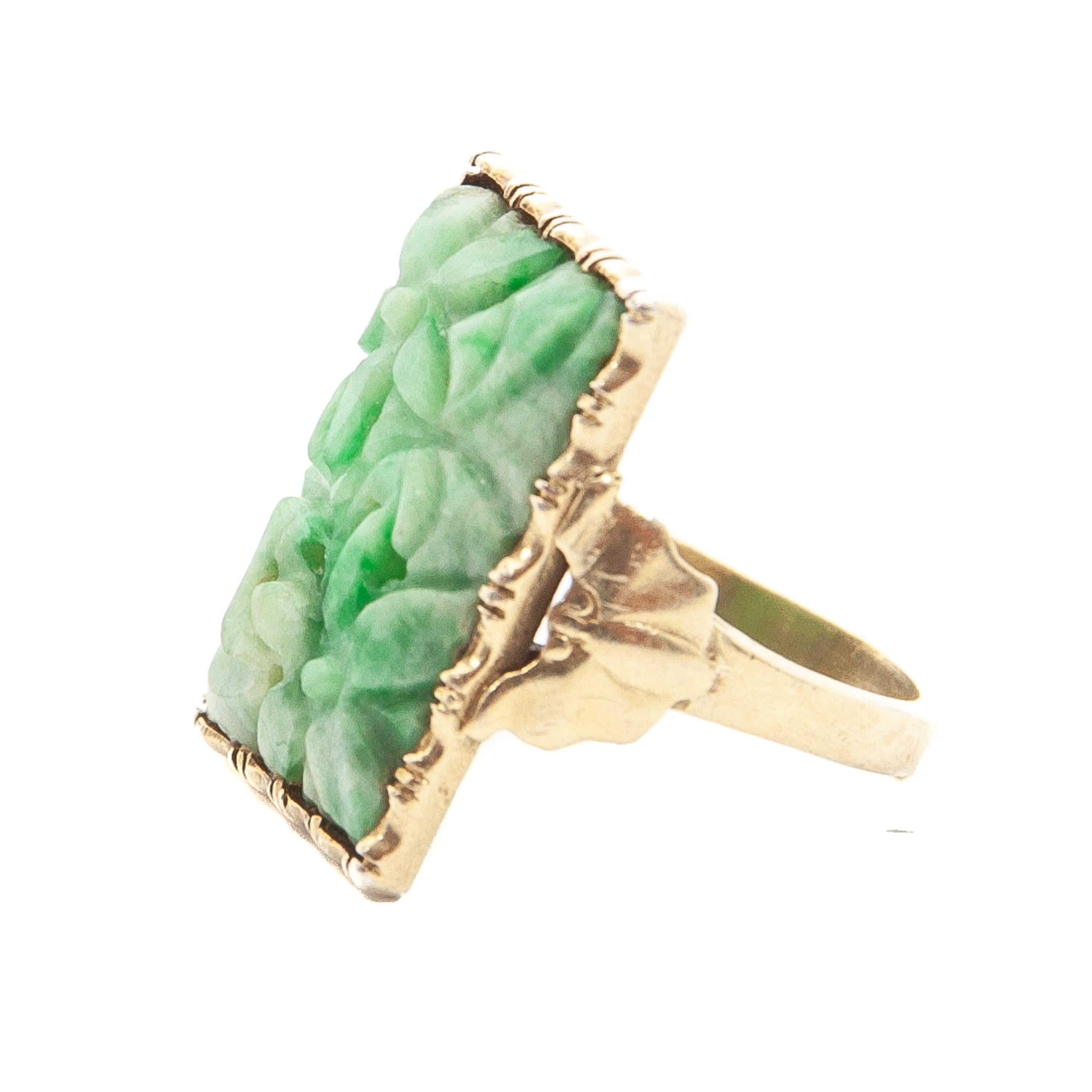Art Deco Gilded Silver Floral Carved Green Jade Panel Ring In Good Condition In Rotterdam, NL