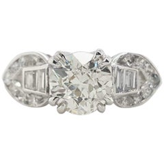 Anillo Art Decó de Platino con Diamante Único y Baguette de Corte Europeo Antiguo .84