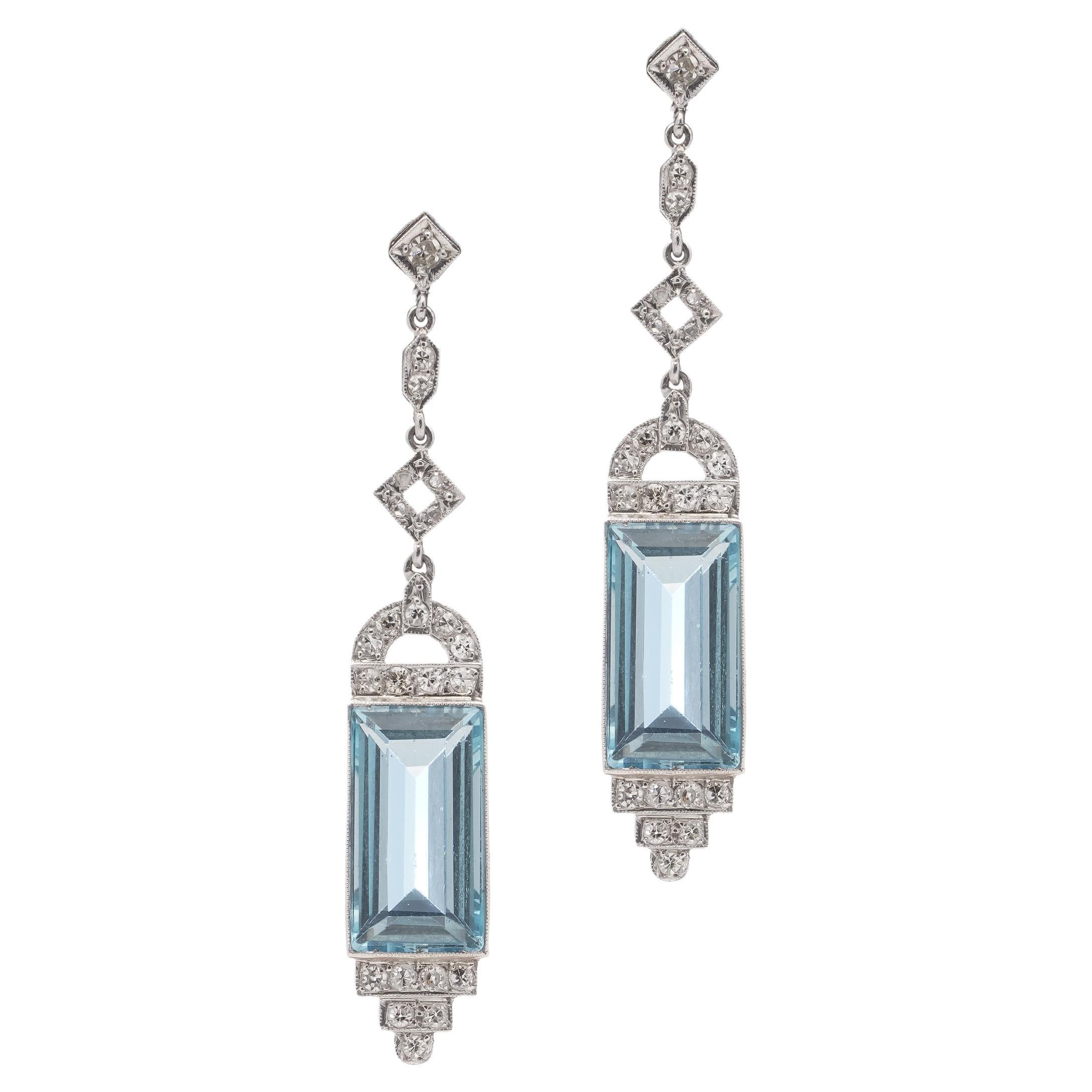Art Deco 850. Platinum pair of A dangle earrings with Aquamarines and Diamonds For Sale
