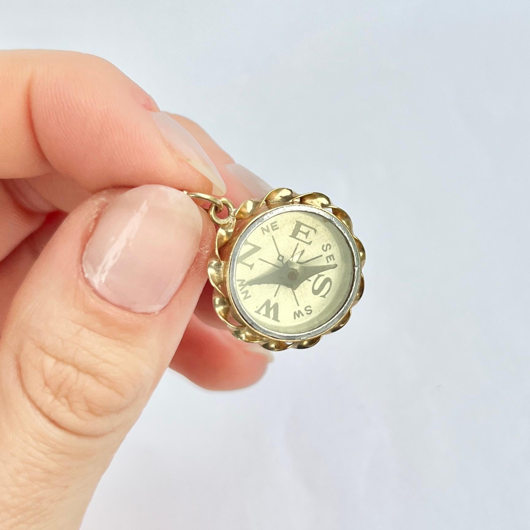 Art Deco 9 Carat Gold Compass pendant In Good Condition In Chipping Campden, GB