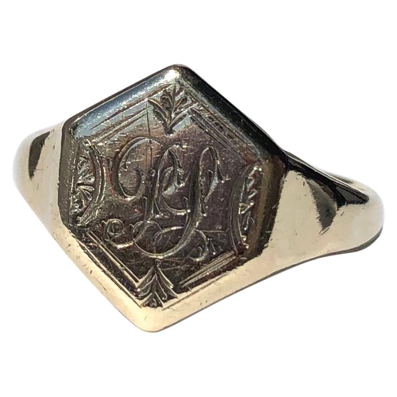 Art Deco 9 Carat Gold Signet Ring with Engraving For Sale