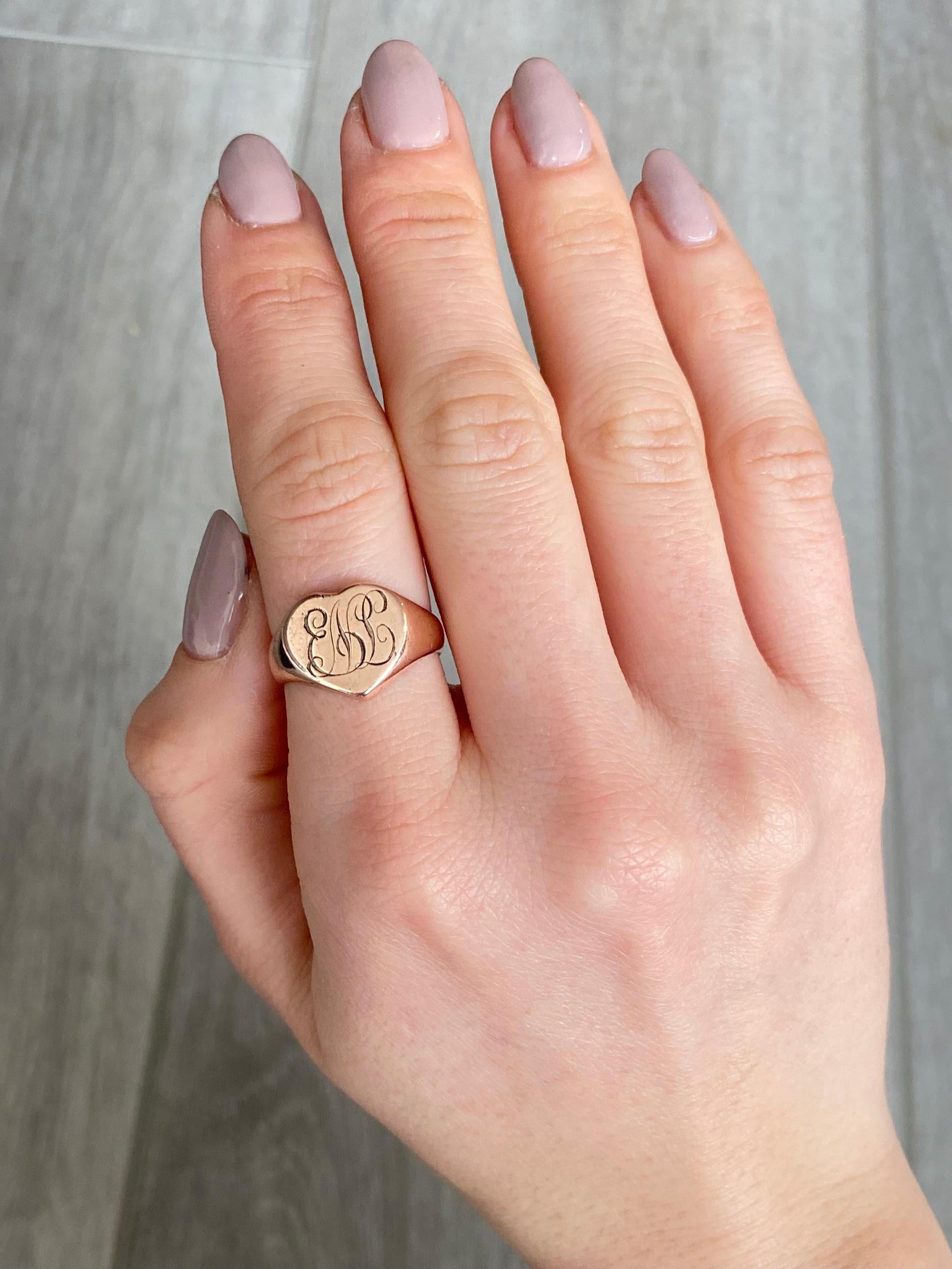 Women's or Men's Art Deco 9 Carat Rose Gold Heart Signet Ring For Sale