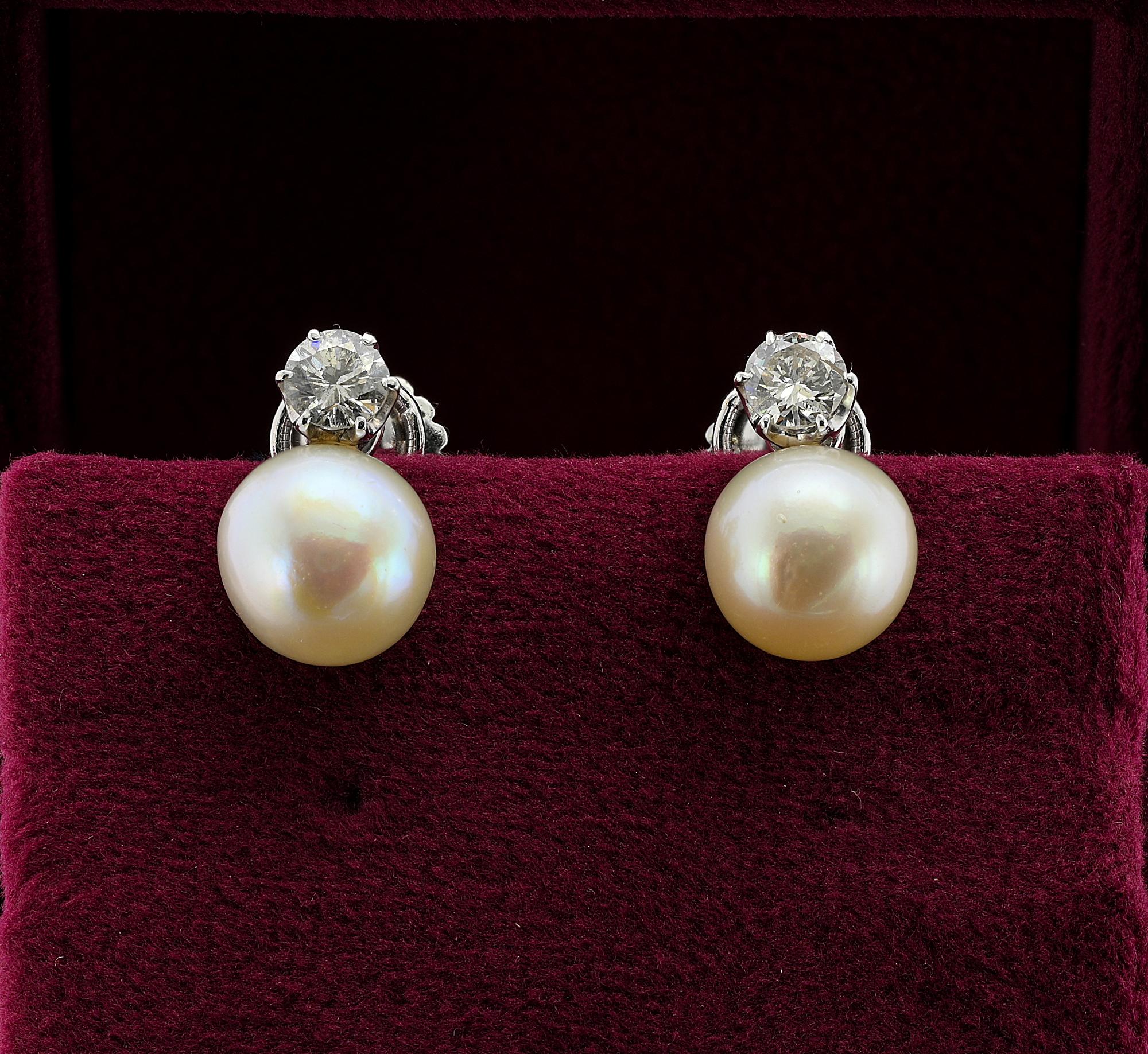 These beautiful vintage pair of earrings are 1930 circa
Traditional solitaire Pearl setting topped by a single Diamond making one of the most beloved design to wear all the time
Hand crafted of solid 18 KT white gold with a screw back fitting