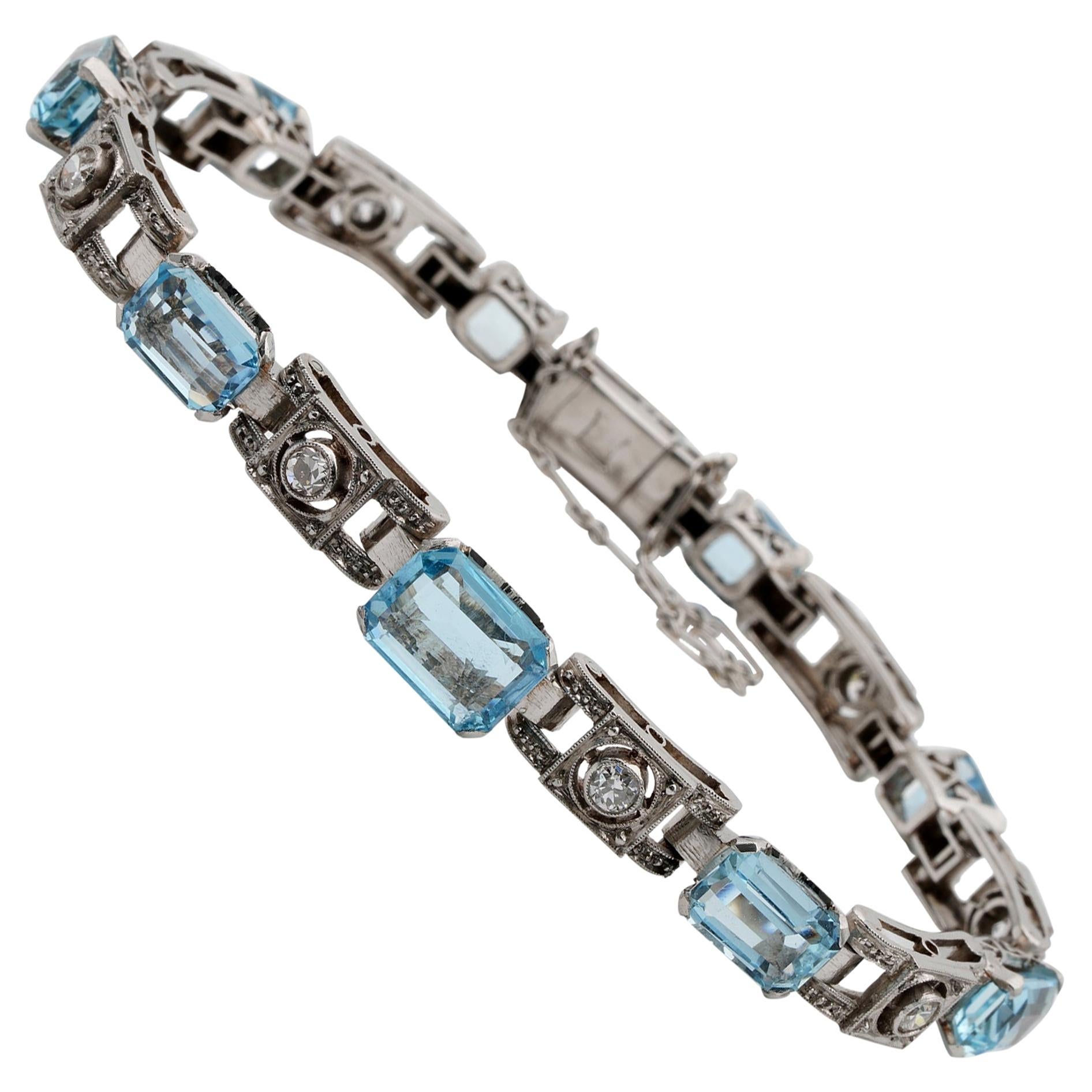 Art Deco 9.0 Carat Natural Aquamarine Diamond Platinum Bracelet For Sale