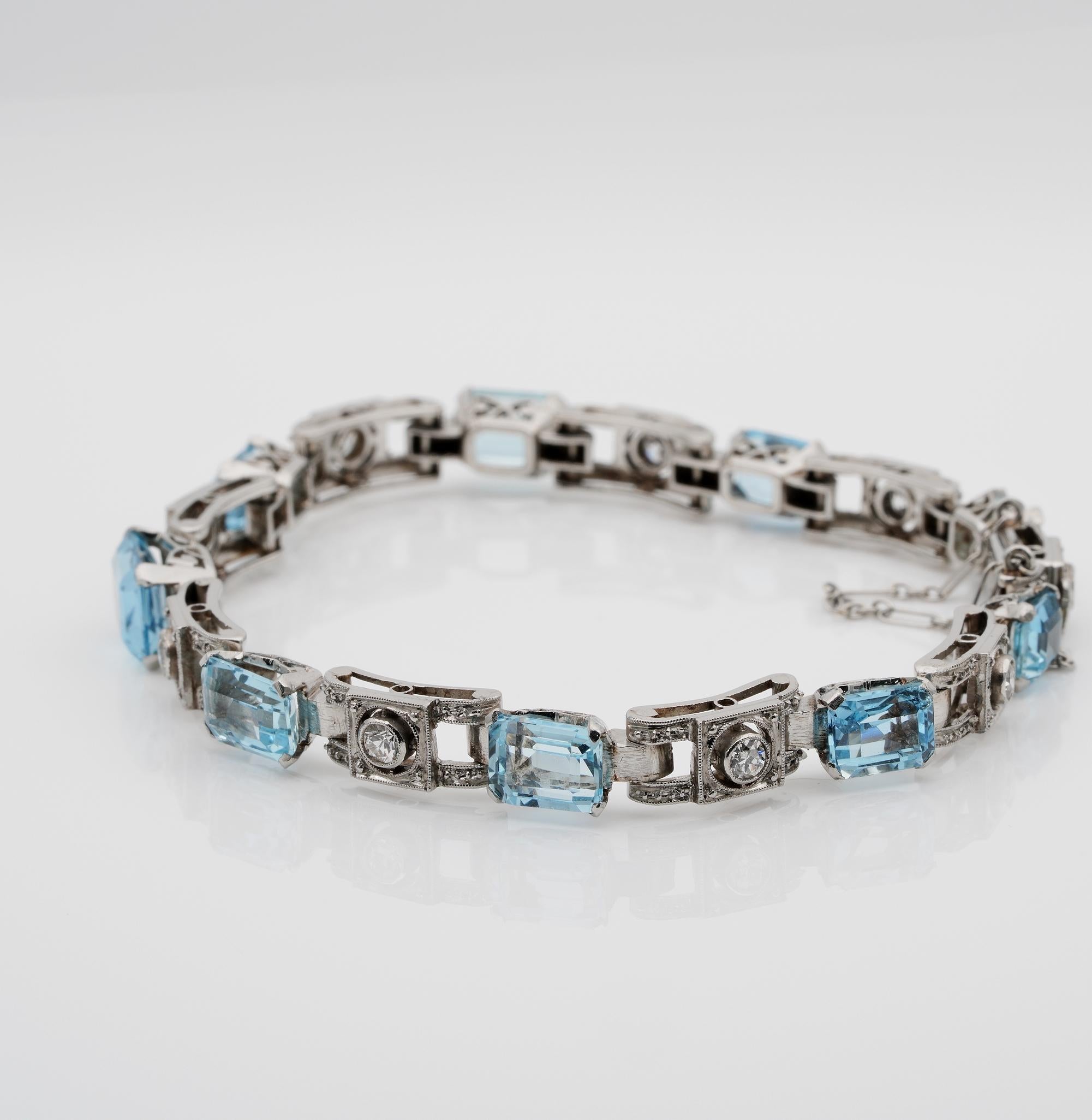 Art Deco 9.0 Carat Natural Aquamarine Diamond Platinum Bracelet In Good Condition For Sale In Napoli, IT