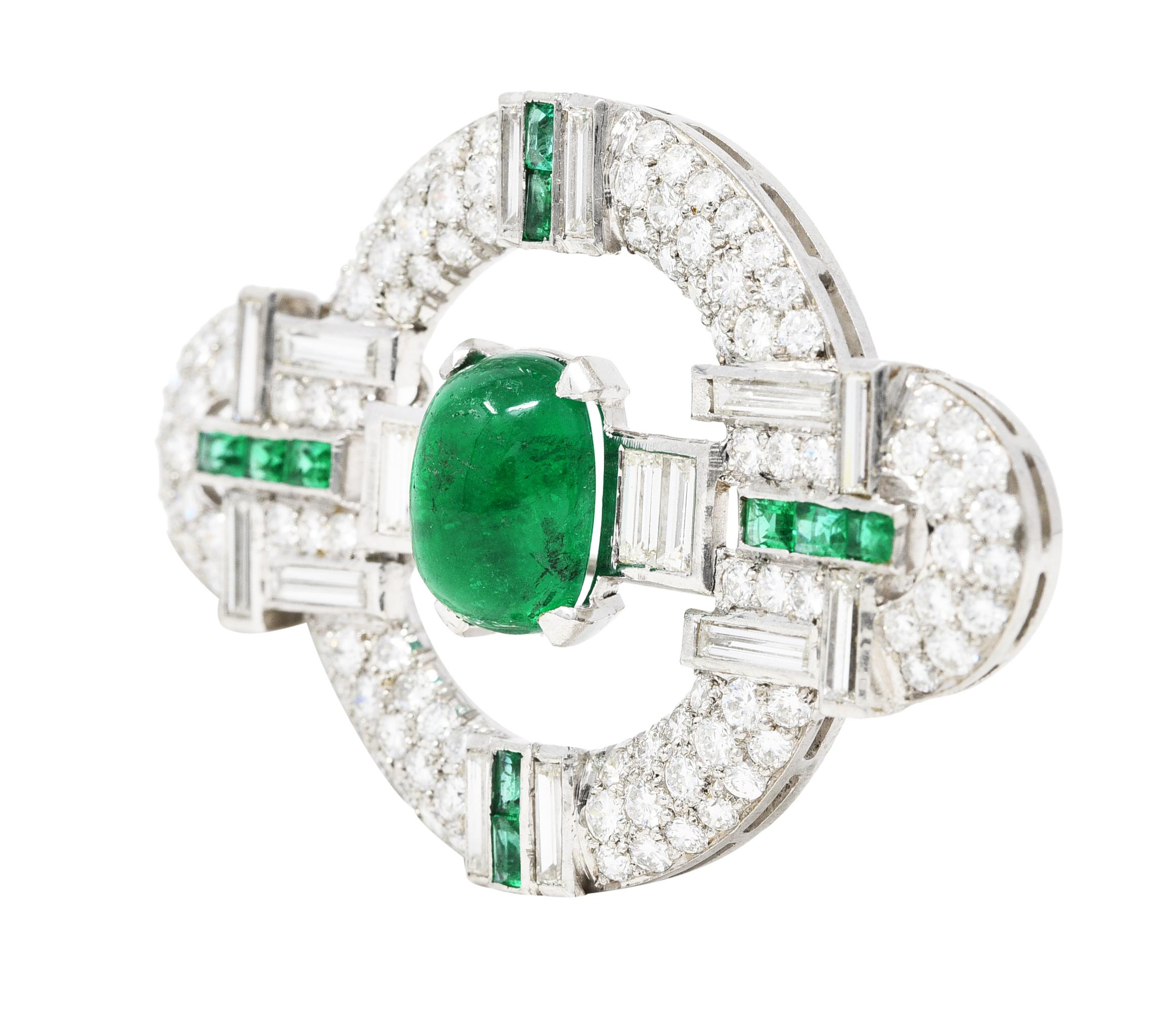 Art Deco 9.00 Carats Emerald Pavé Diamond Platinum Circular Gemstone Brooch In Excellent Condition In Philadelphia, PA