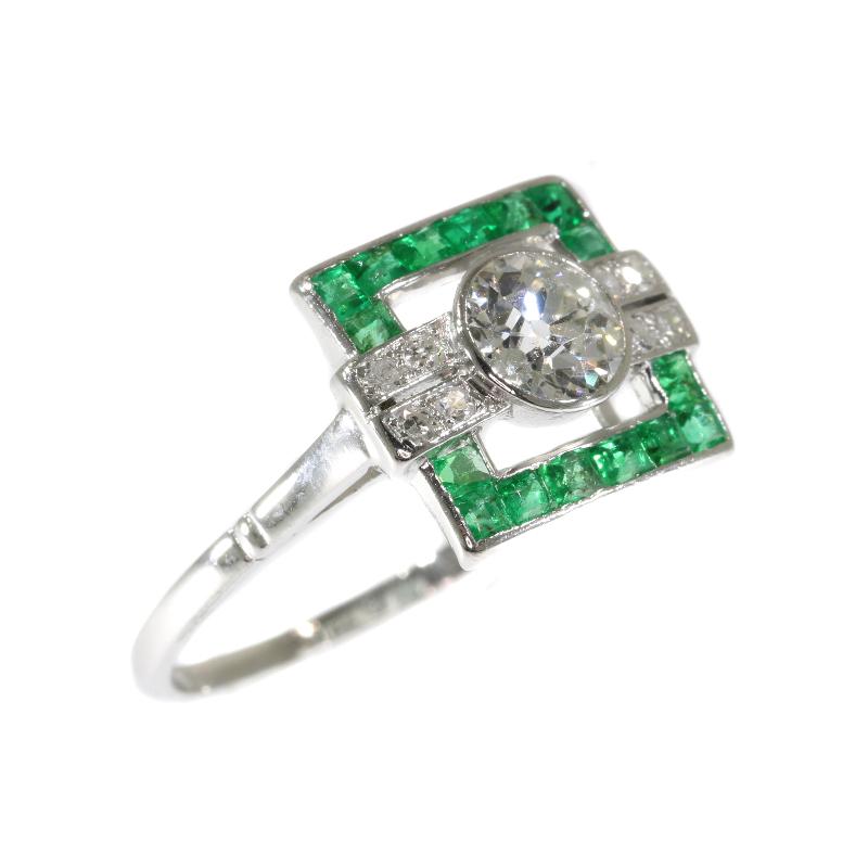 Art Deco .91 Carat Diamond and Emerald Platinum Square Geometric Ring, 1920s For Sale 3