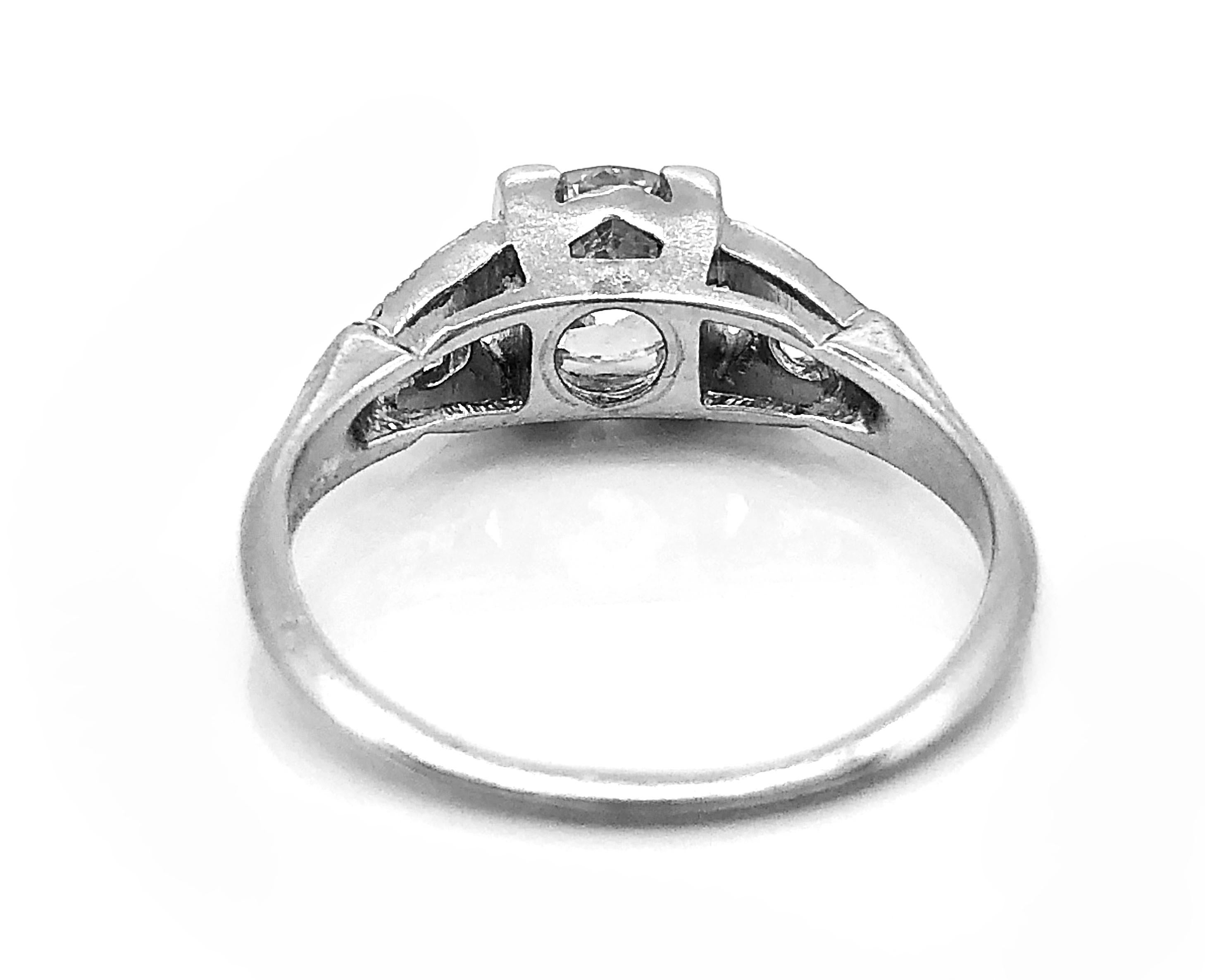 Art Deco .92 Carat Diamond Platinum Engagement Ring In Excellent Condition For Sale In Tampa, FL
