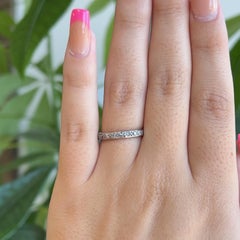 Art Deco 0,70 Karat Diamanten im alten Minenschliff in Platin mit Gravur