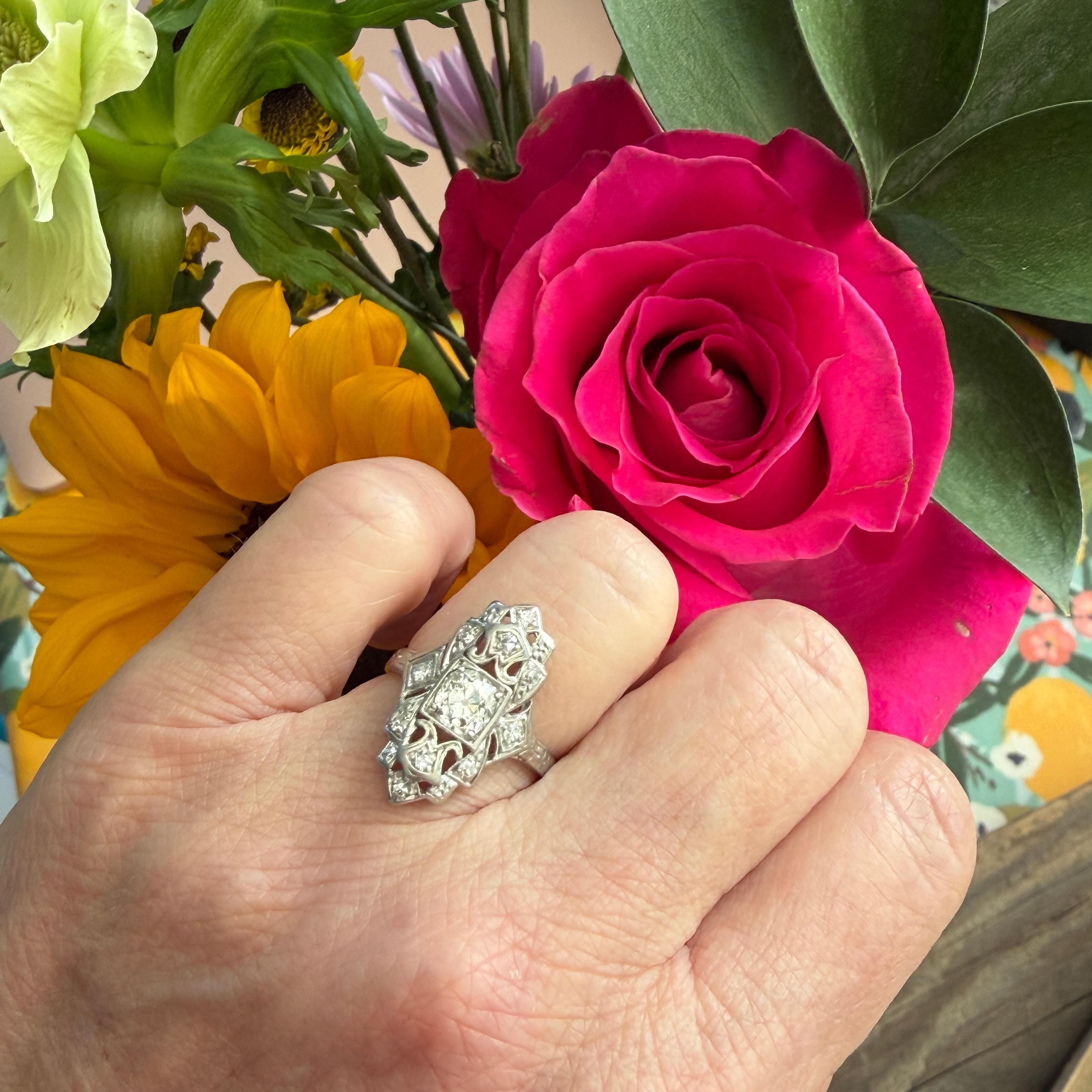 Anello da cocktail in platino con diamante TDW .98ct Art Deco in vendita 6