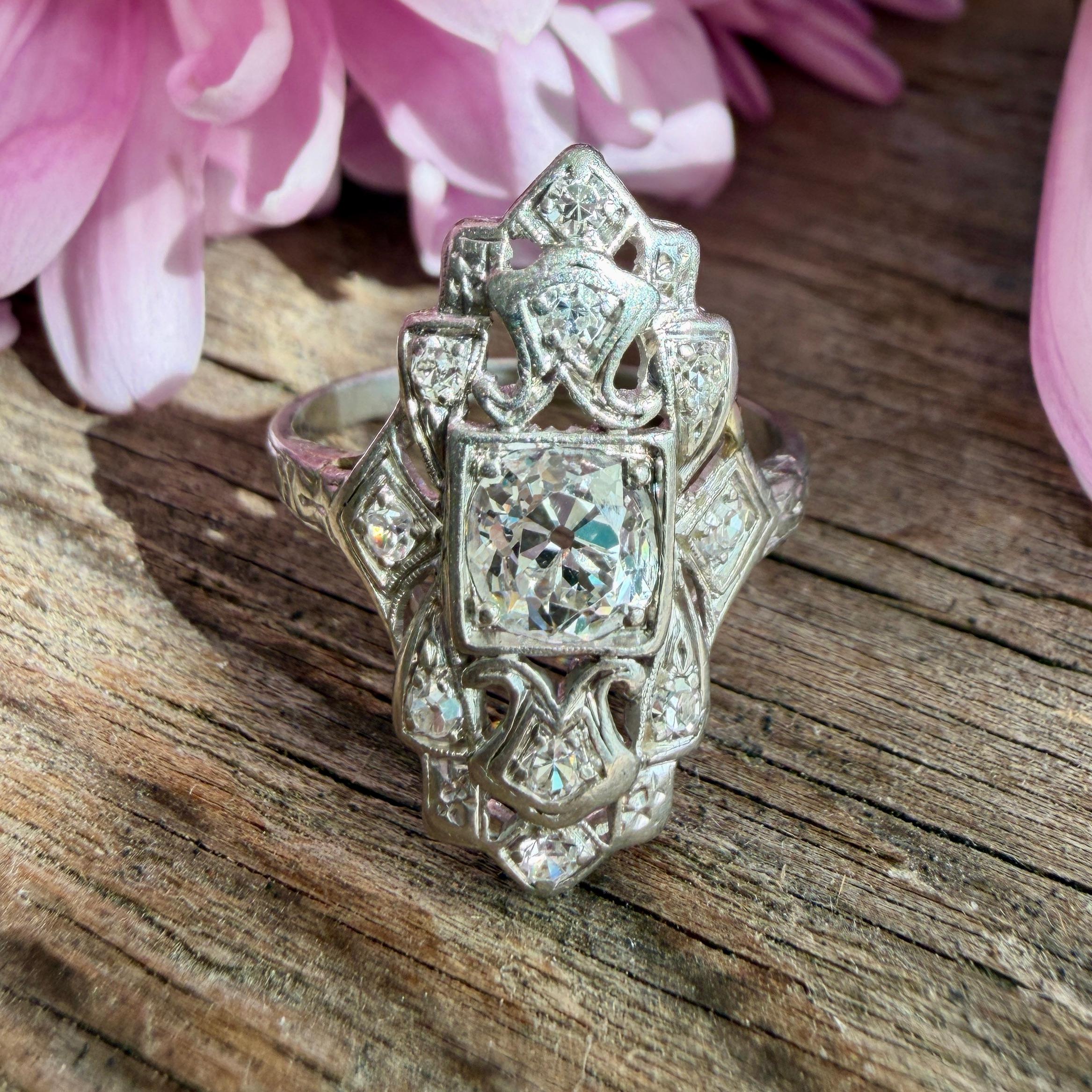 Art Déco Anello da cocktail in platino con diamante TDW .98ct Art Deco in vendita