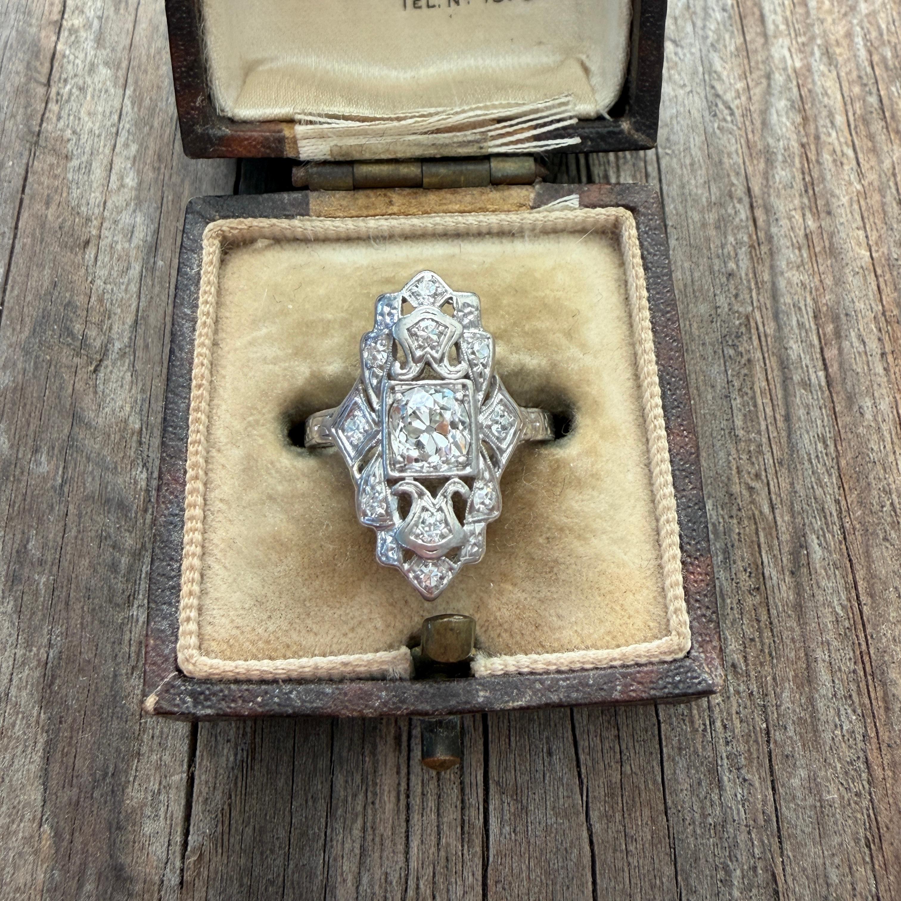 Donna Anello da cocktail in platino con diamante TDW .98ct Art Deco in vendita