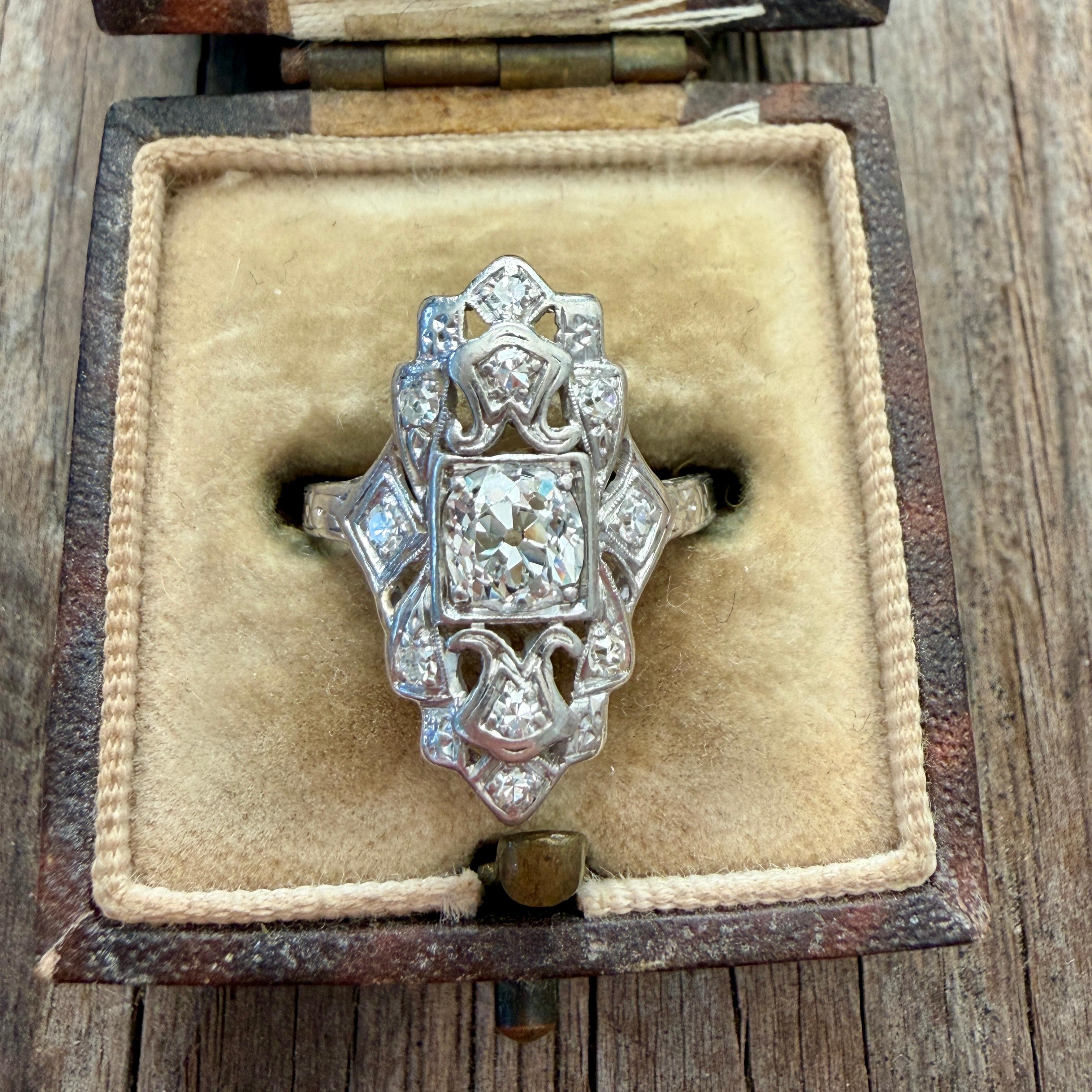 Anello da cocktail in platino con diamante TDW .98ct Art Deco in vendita 1