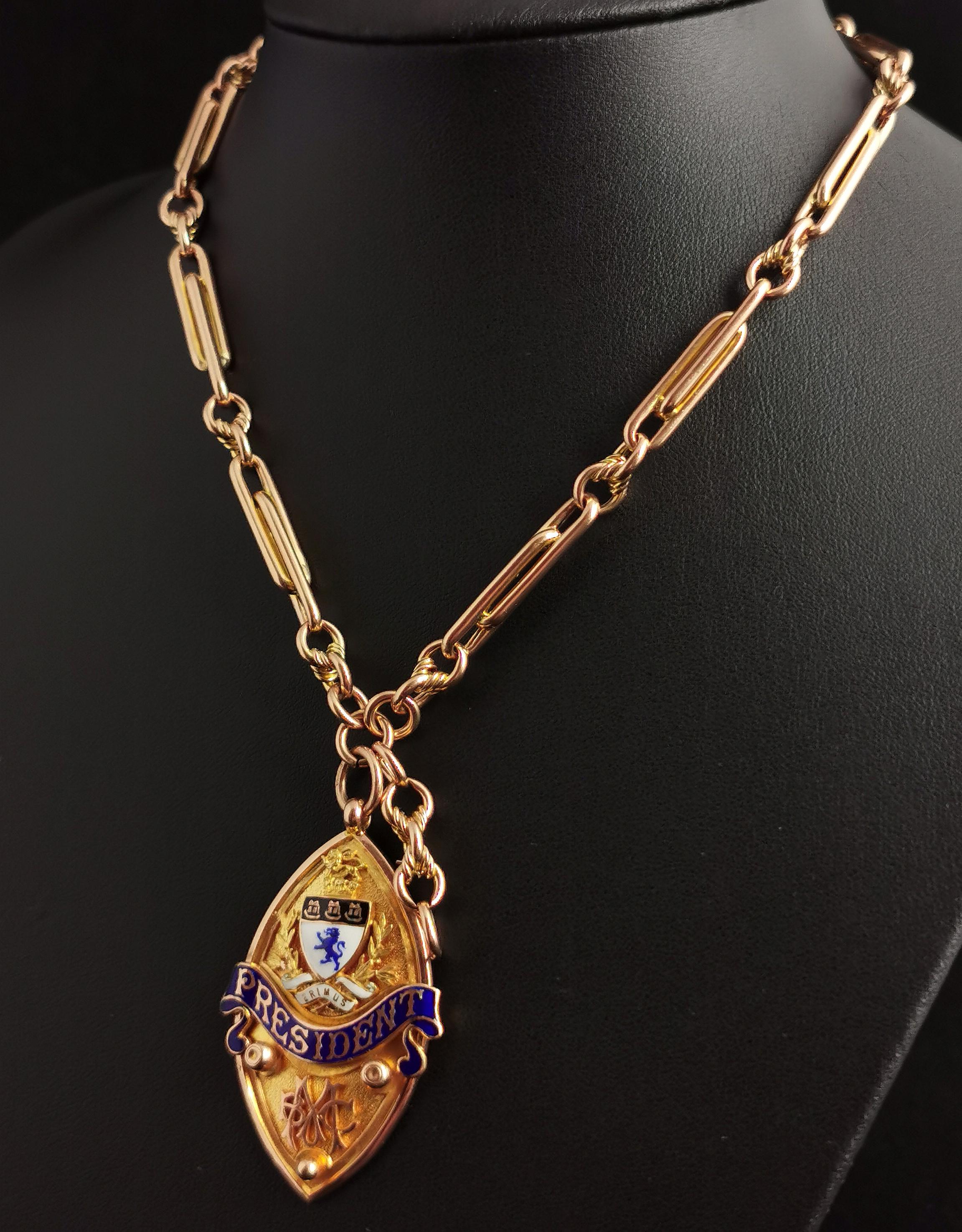 Art Deco 9ct Gold Fancy Link Albert Chain, Watch Chain Necklace, Enamelled Fob In Good Condition In NEWARK, GB