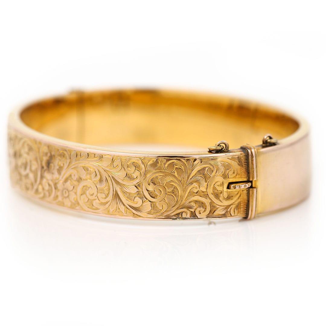 Art-déco-Armreif aus 9 Karat Gelbgold mit Blumengravur, um 1939 Damen