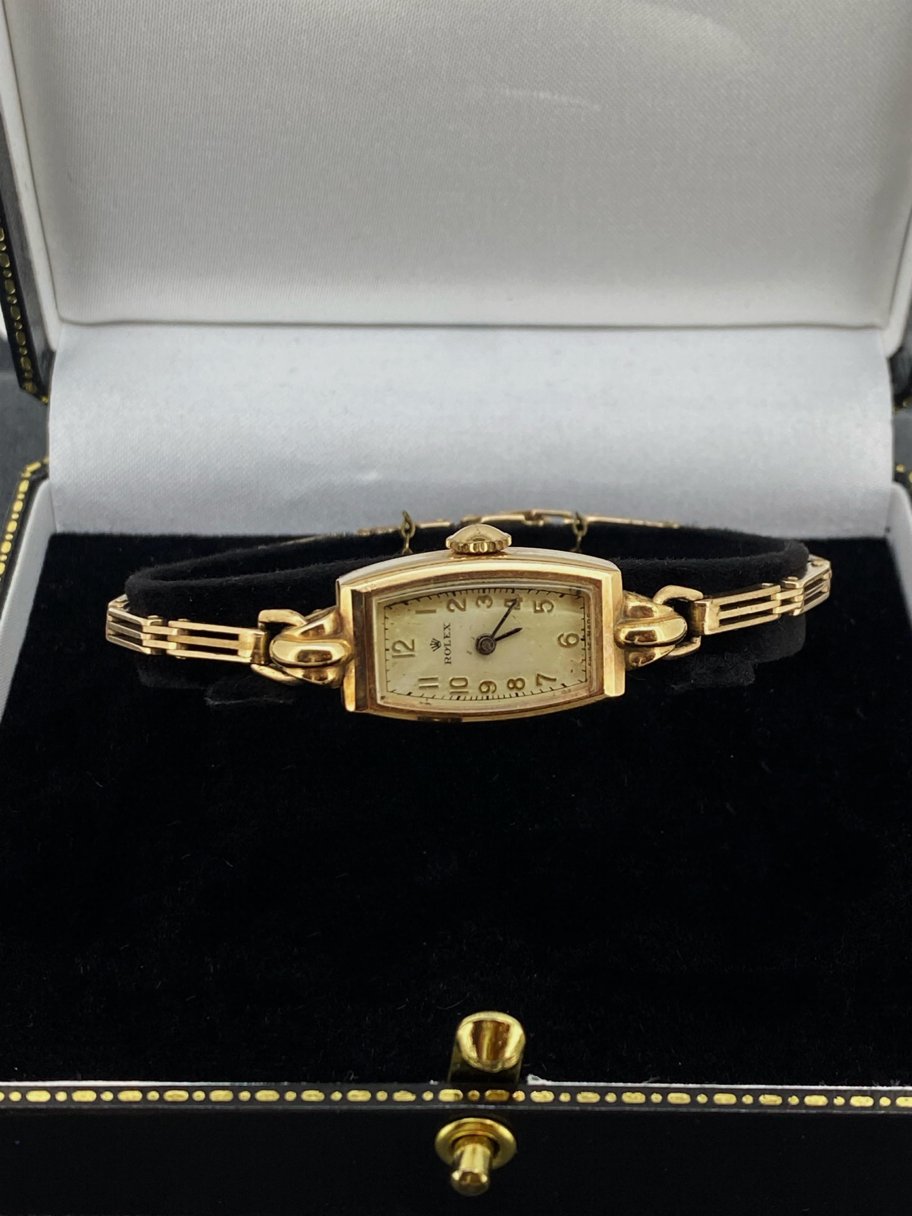Art Deco Art-Deco 9K Rose Gold Rolex Tonneau Case Manual 15 Rubis Ladies' Wristwatch