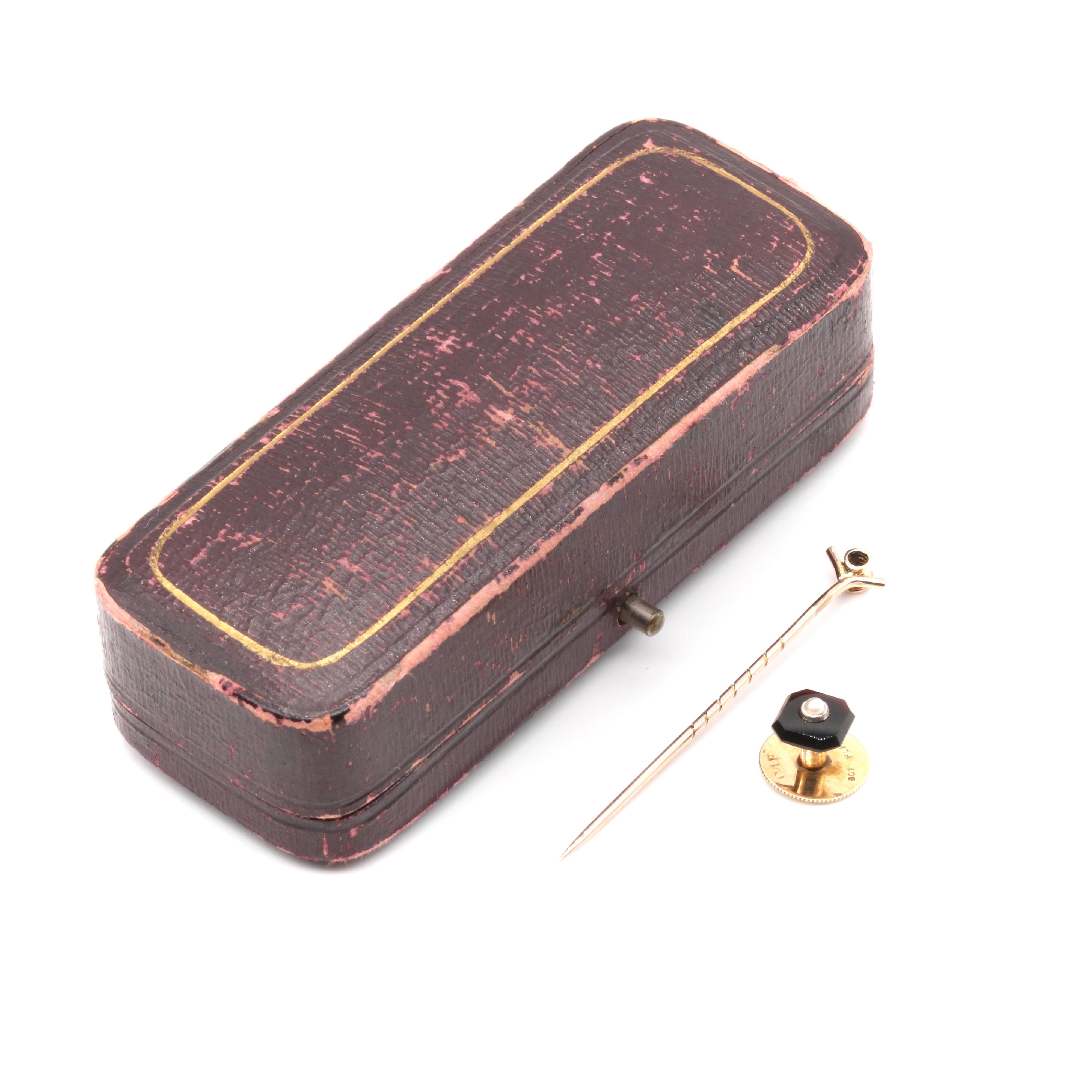 Cabochon Art Deco 9K Yellow Gold and Platinum Onyx and Pearl Convertible Stick Pin Set For Sale