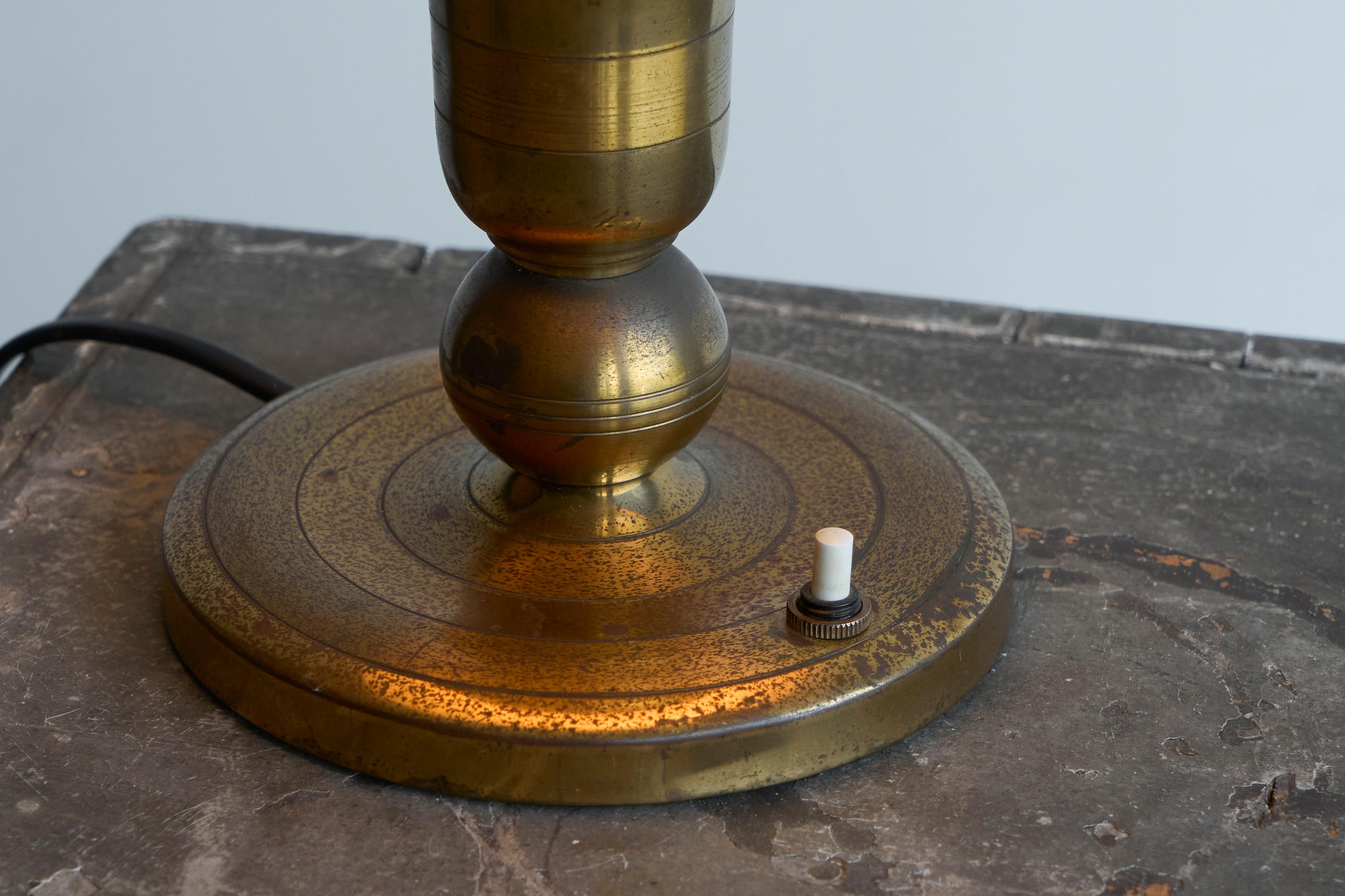 Art Deco Accent Table Lamp in Patinated Brass 1940s For Sale 2