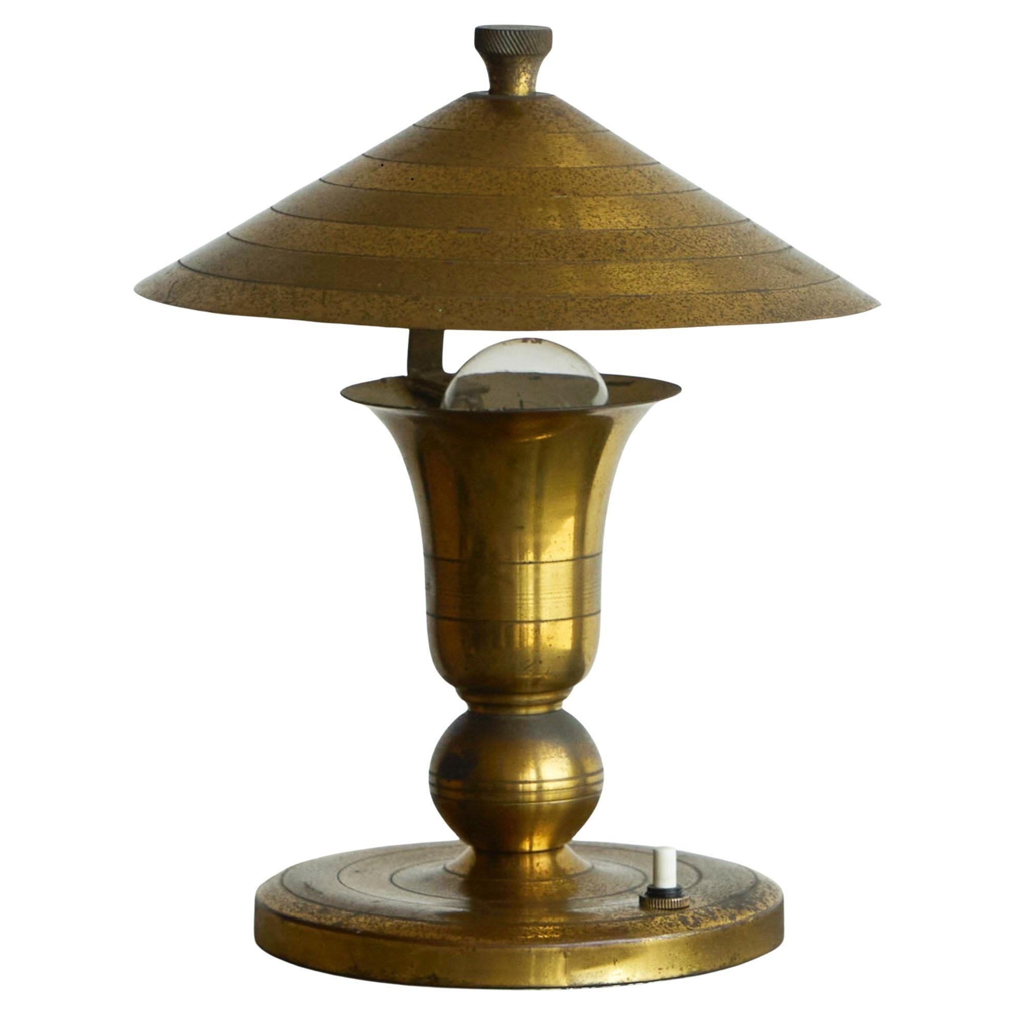 Art Deco Accent Table Lamp in Patinated Brass 1940s For Sale