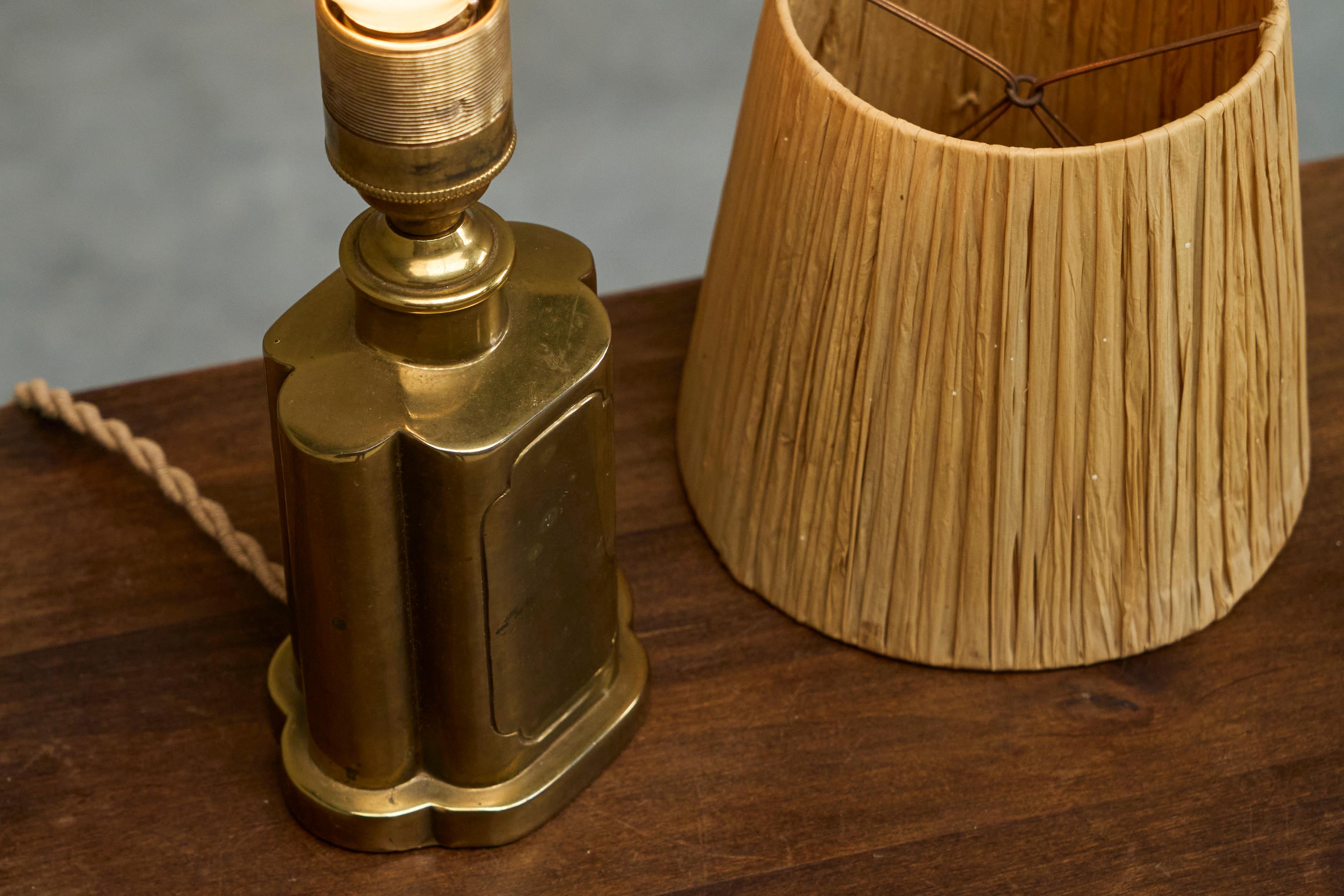 Art Deco Accent Table Lamp in Patinated Brass with Raffia Shade 1940s For Sale 6