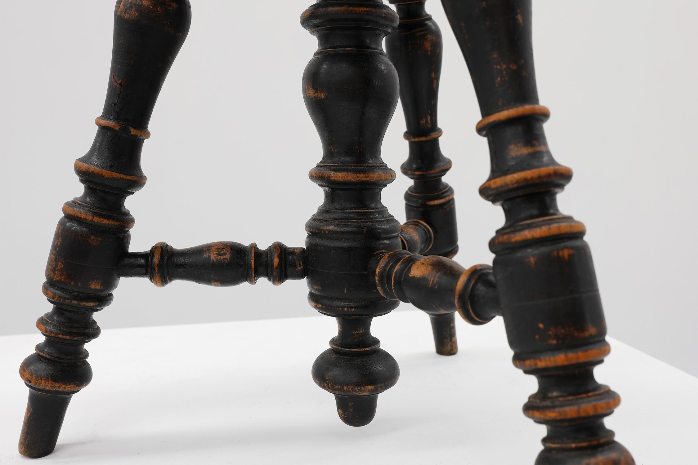 Art Deco adjustable piano stool with original upholstery, France 1920s For Sale 5