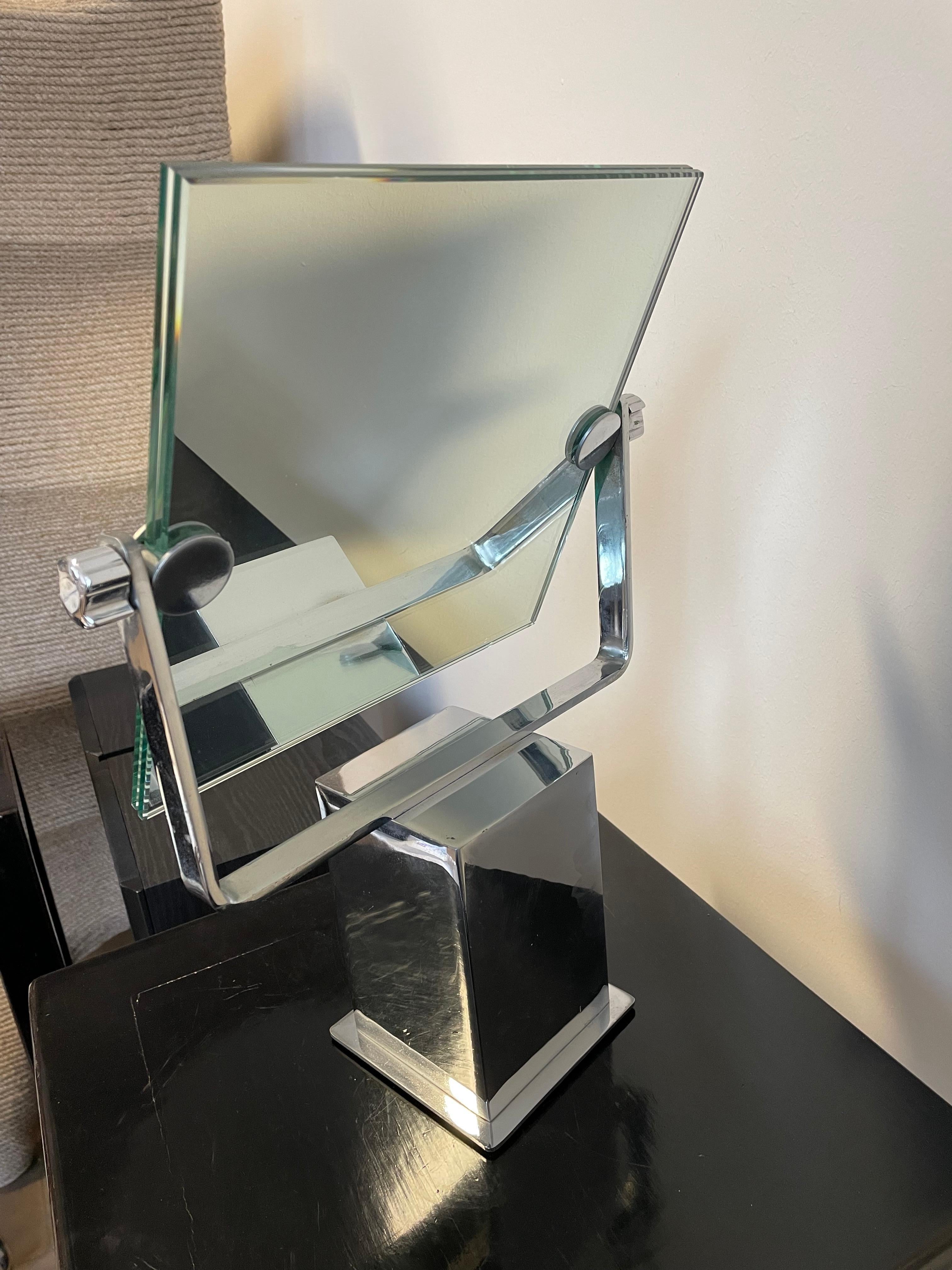 Verstellbarer Art-Déco-Tischspiegel auf Silber, quadratischem Chrom, Jacques Adnet (Handgefertigt) im Angebot