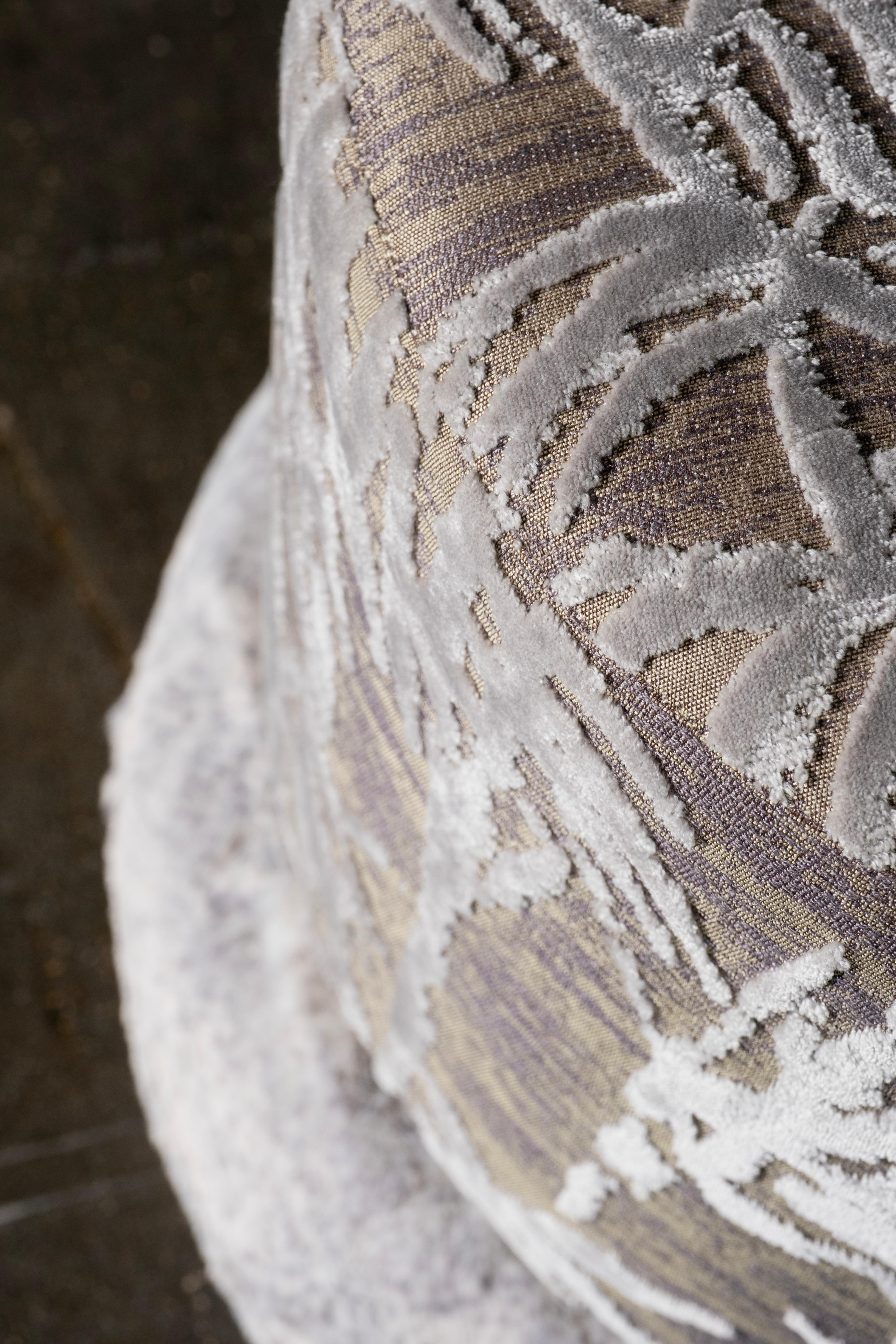 Pouf ottomano Art Deco Adonis in pelliccia sintetica Jacquard fatto a mano in Portogallo da Greenapple in vendita 4