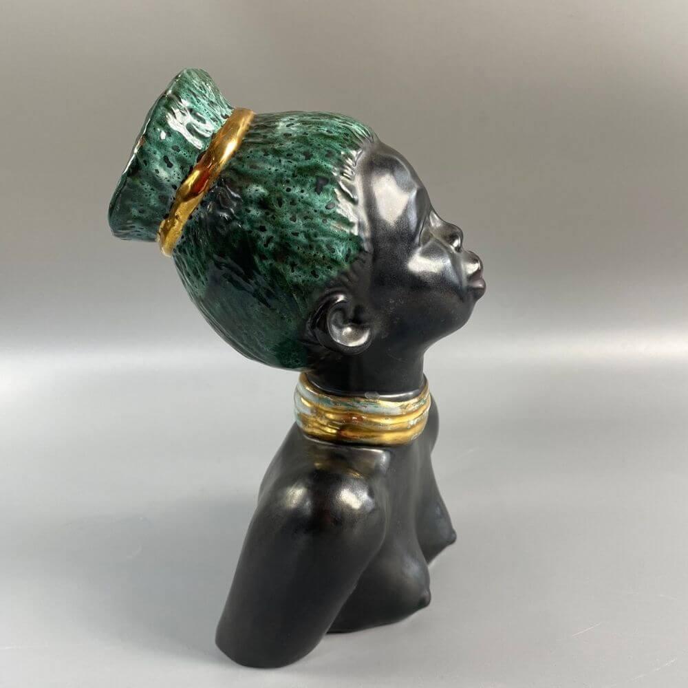 Mid-century African-American female head with turquoise hair by Margit Izsépy  In Good Condition For Sale In Budapest, HU