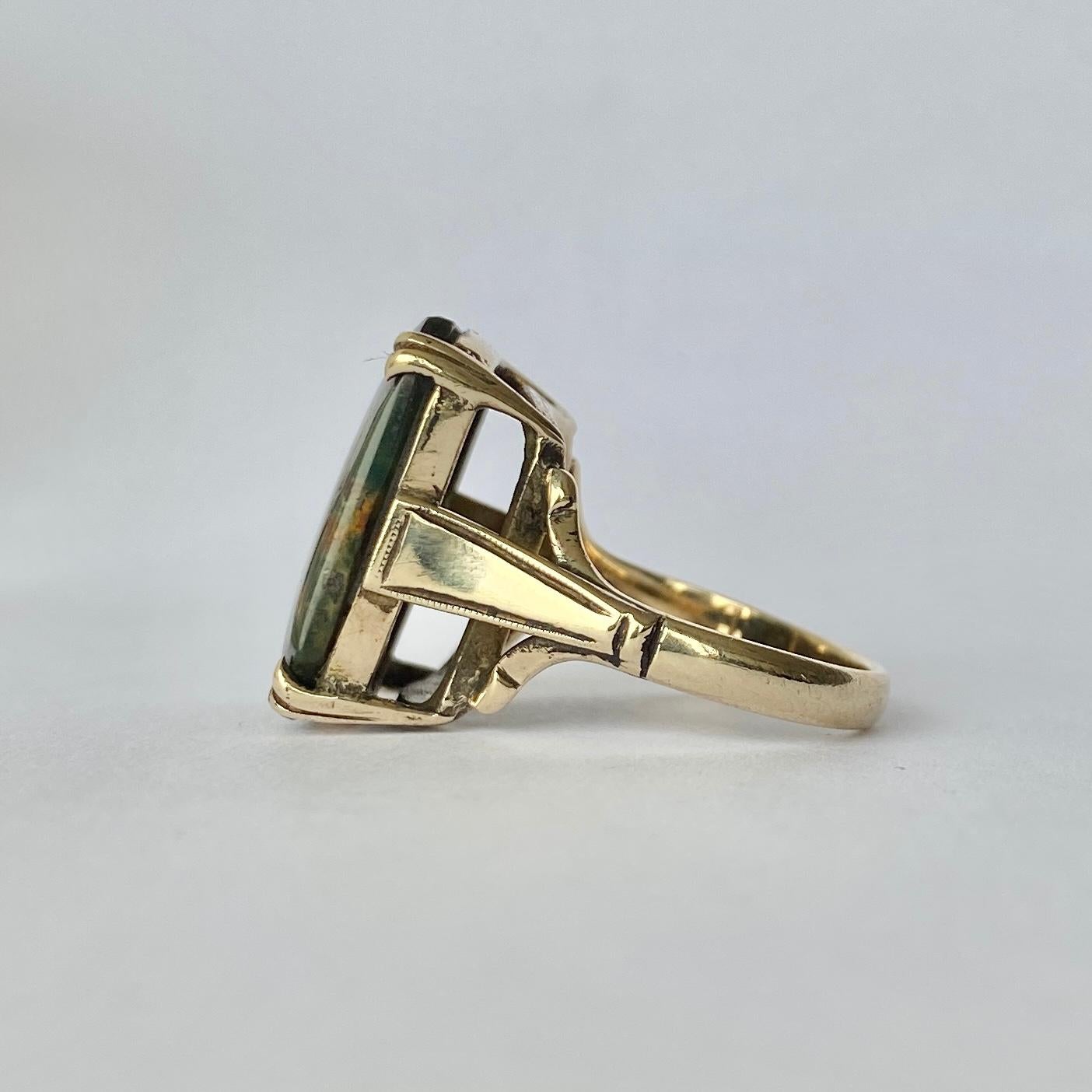 Cabochon Art Deco Agate and 9 Carat Gold Ring For Sale