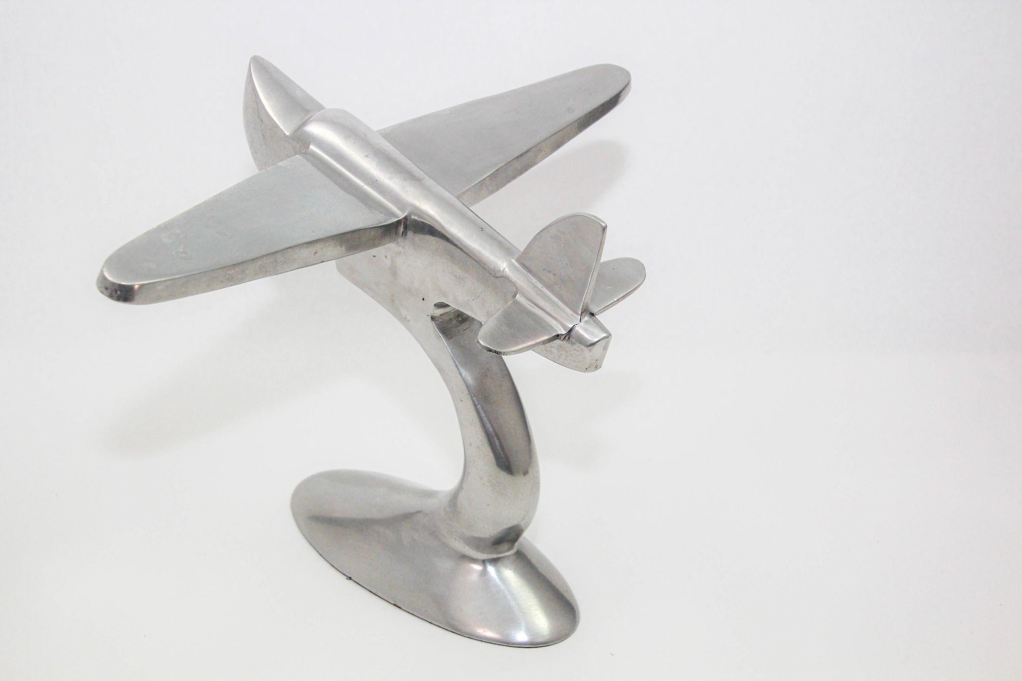 Métal Sculpture d'avion Art déco du Boeing 314 Clipper en aluminium moulé en vente