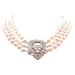 Collar Art Decó de tres vueltas de perlas Akoya, diamantes y platino