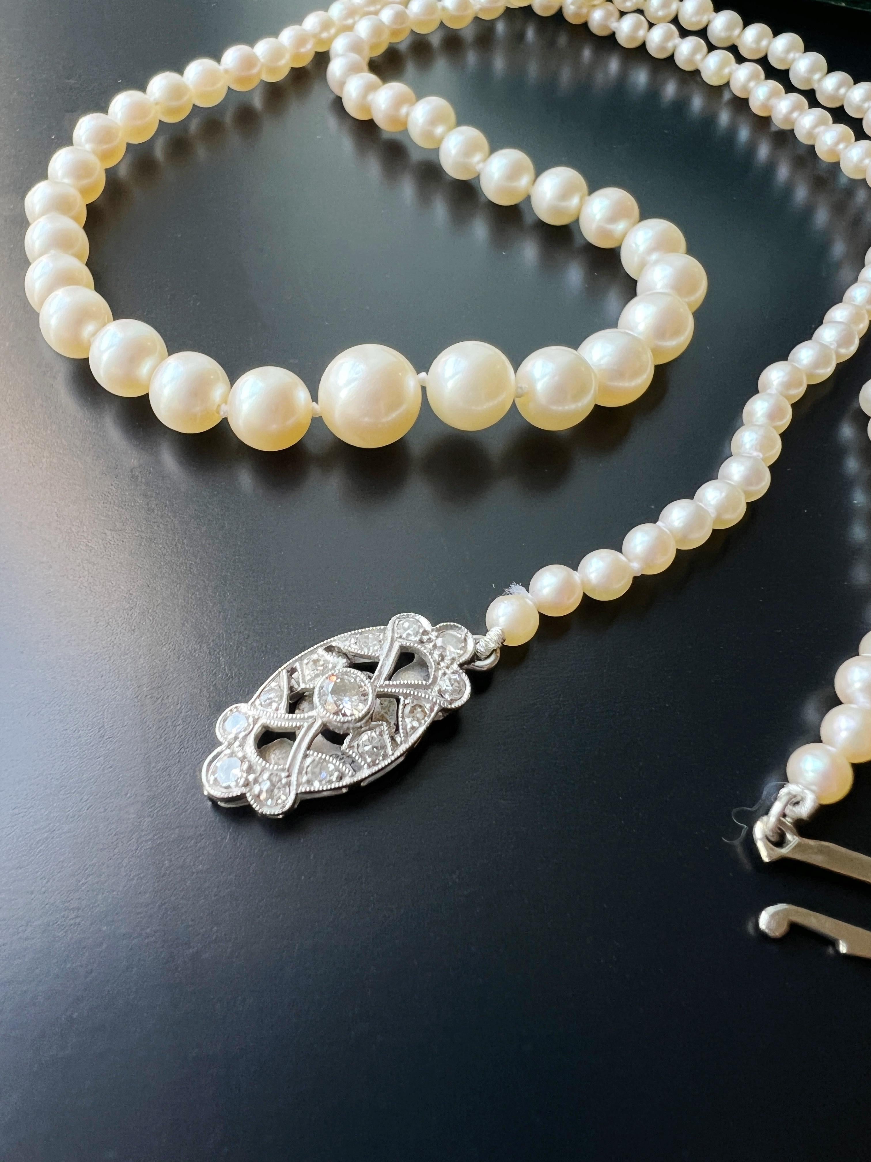 Known as the “Queen of Gems”, pearls have been coveted for centuries.

For sale a timeless single strand Akoya salt water pearl necklace, consisting of 121 rounded pearls, dated back to the Art Deco era. The pearls have a white body color and they