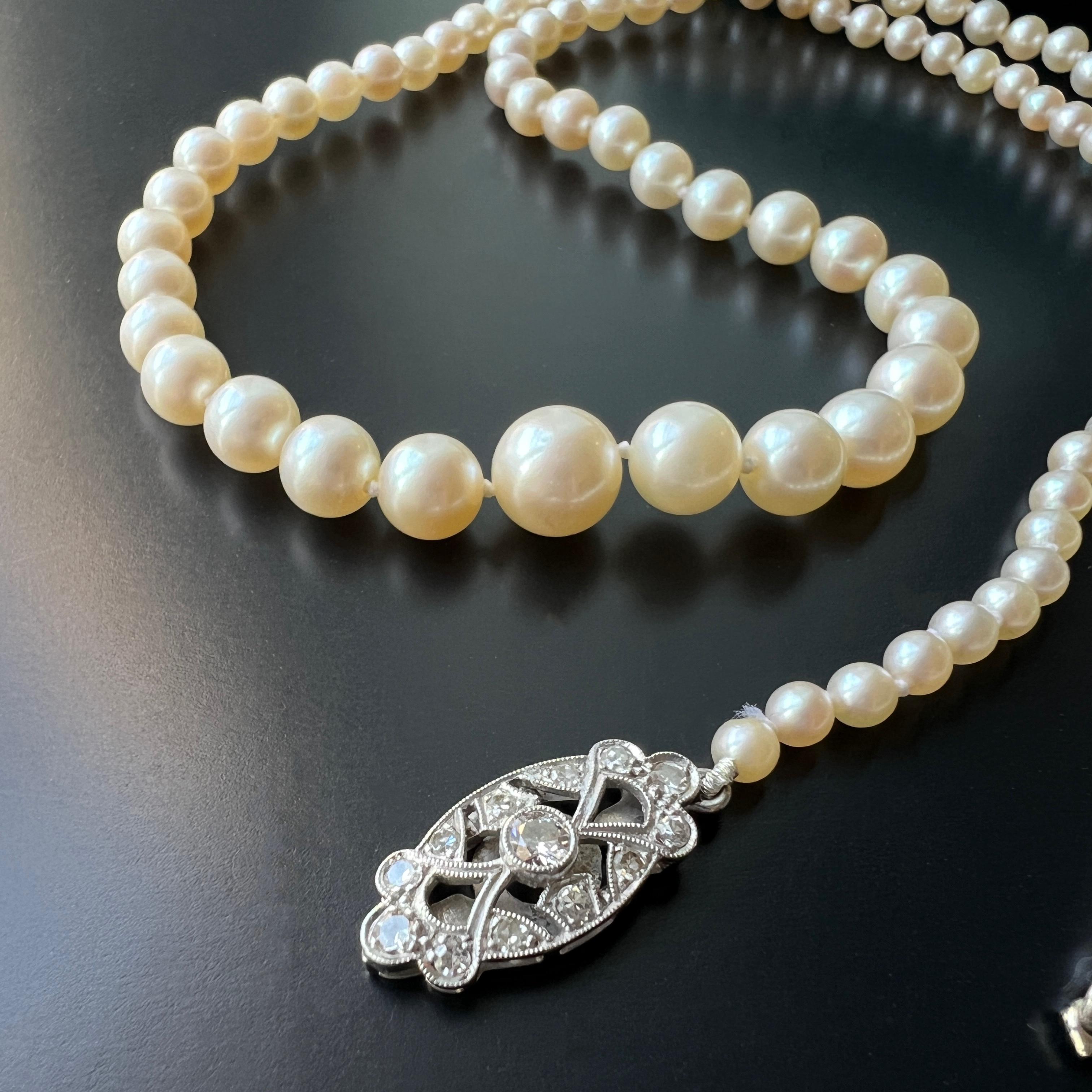 Bead Art deco Akoya pearl necklace 18K gold diamond clasp For Sale
