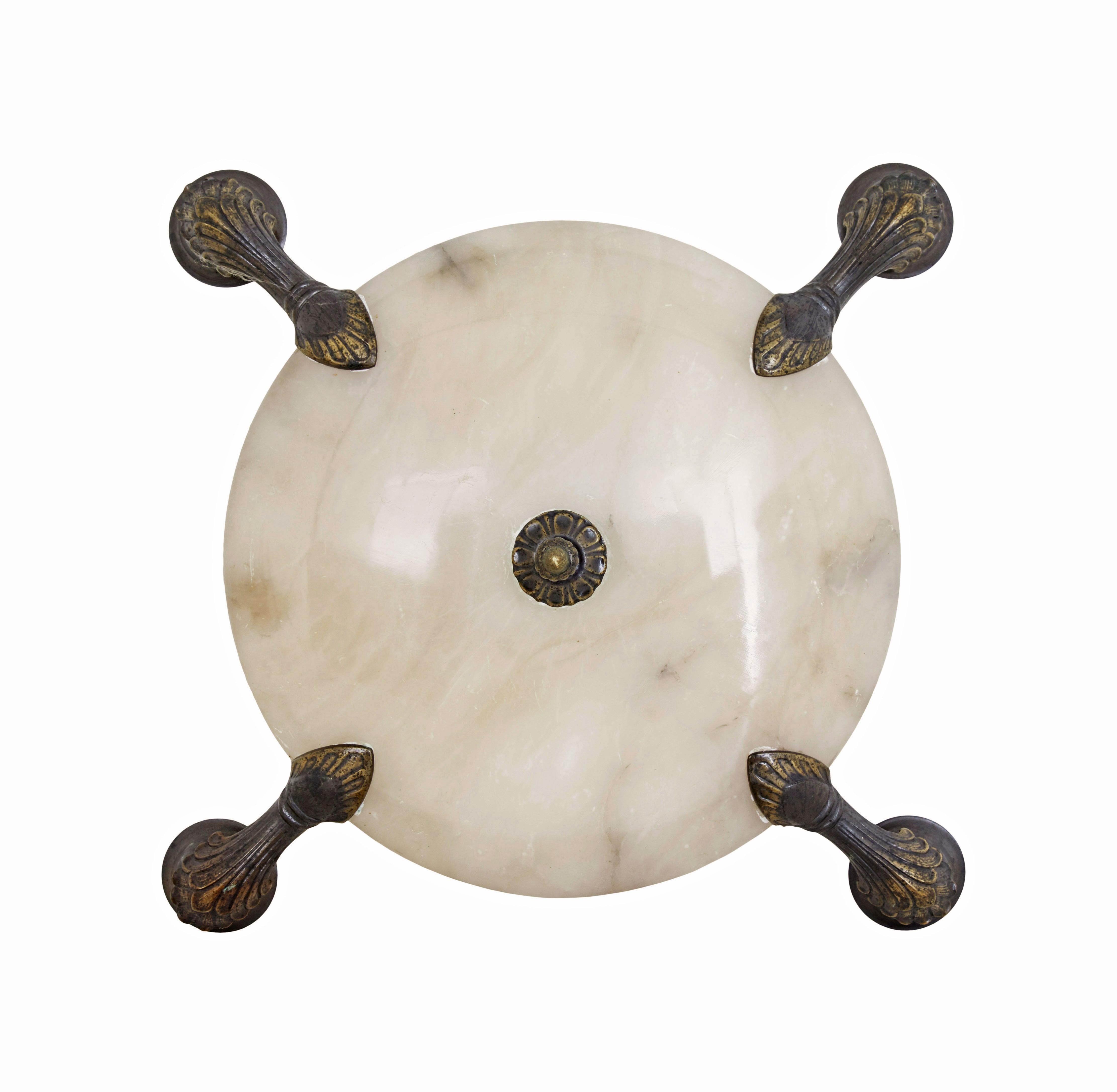 Intagliato Lampada a sospensione da soffitto a 4 bracci in alabastro Art déco in vendita